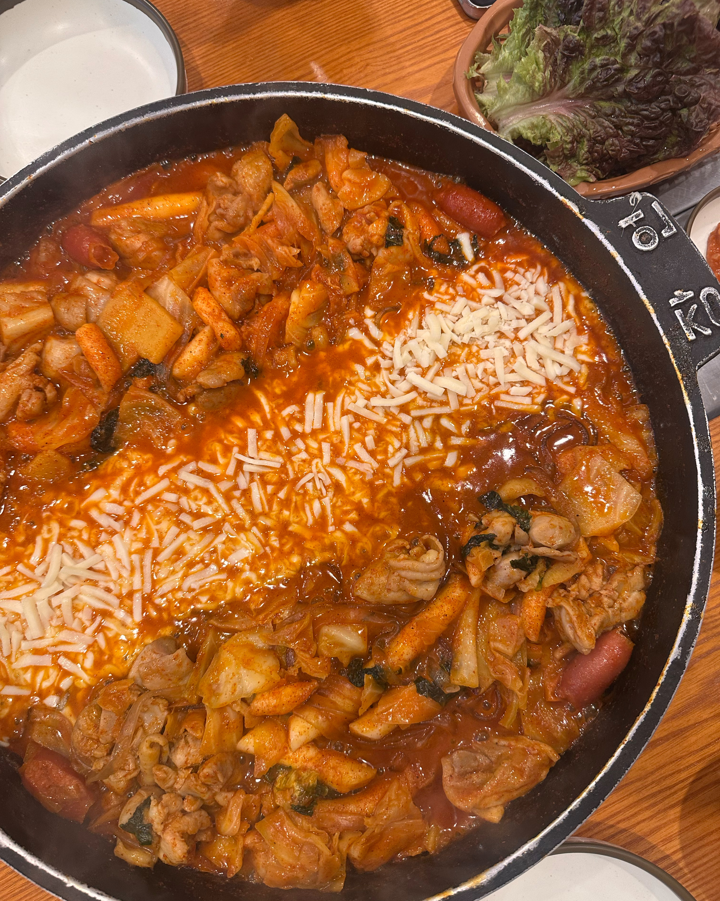 숯불향 제대로 밴 닭갈비, 한 입 먹자마자 “여긴 진짜다!” 싶었어요. - 천호동 맛집 천호닭갈비