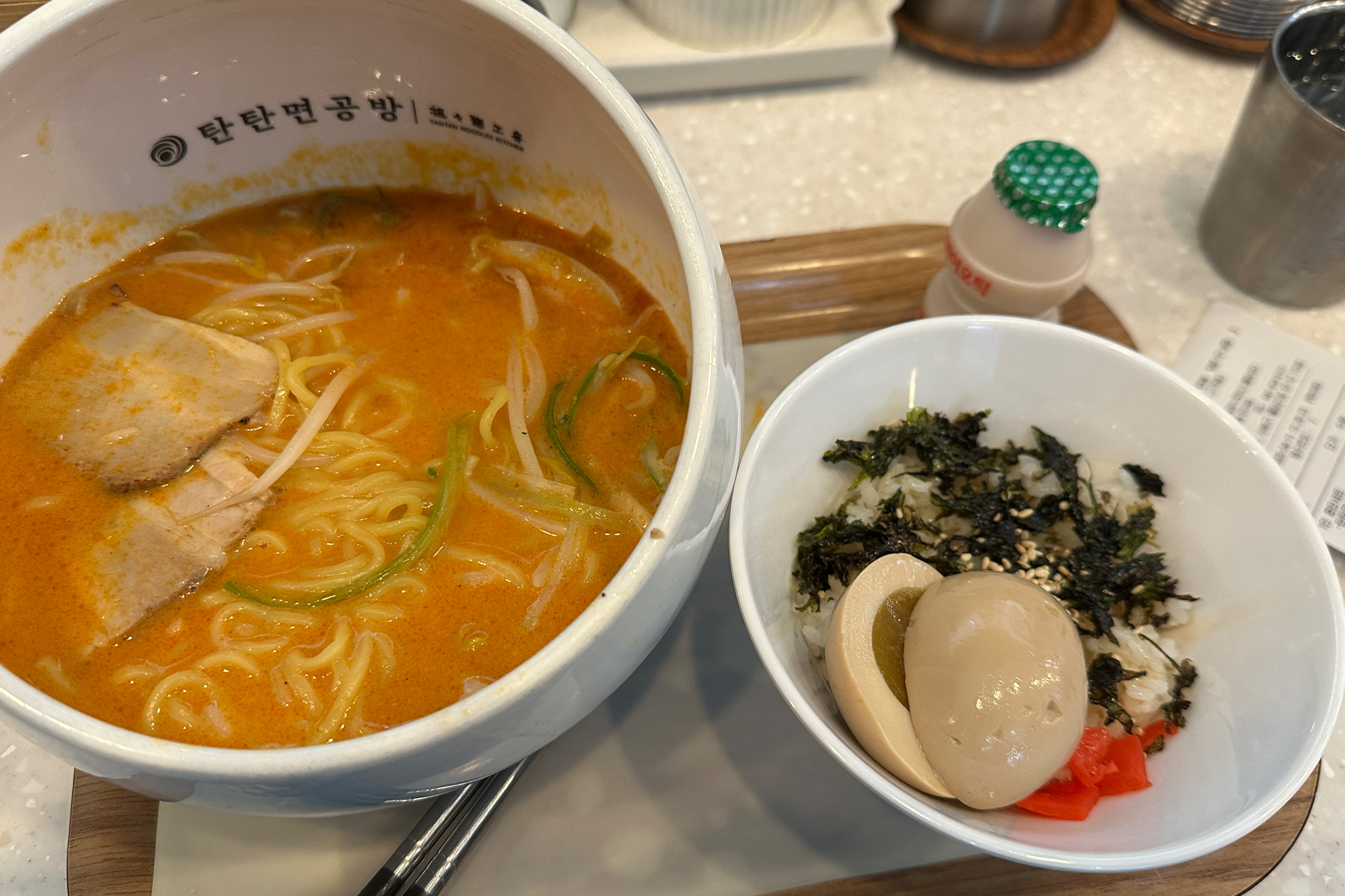 탄탄면 너무 맛있어요. 특히 계란이 기가 막힙니다. 간장 계란밥도. 맛있구요. - 불당동 맛집 탄탄면공방 천안신불당점