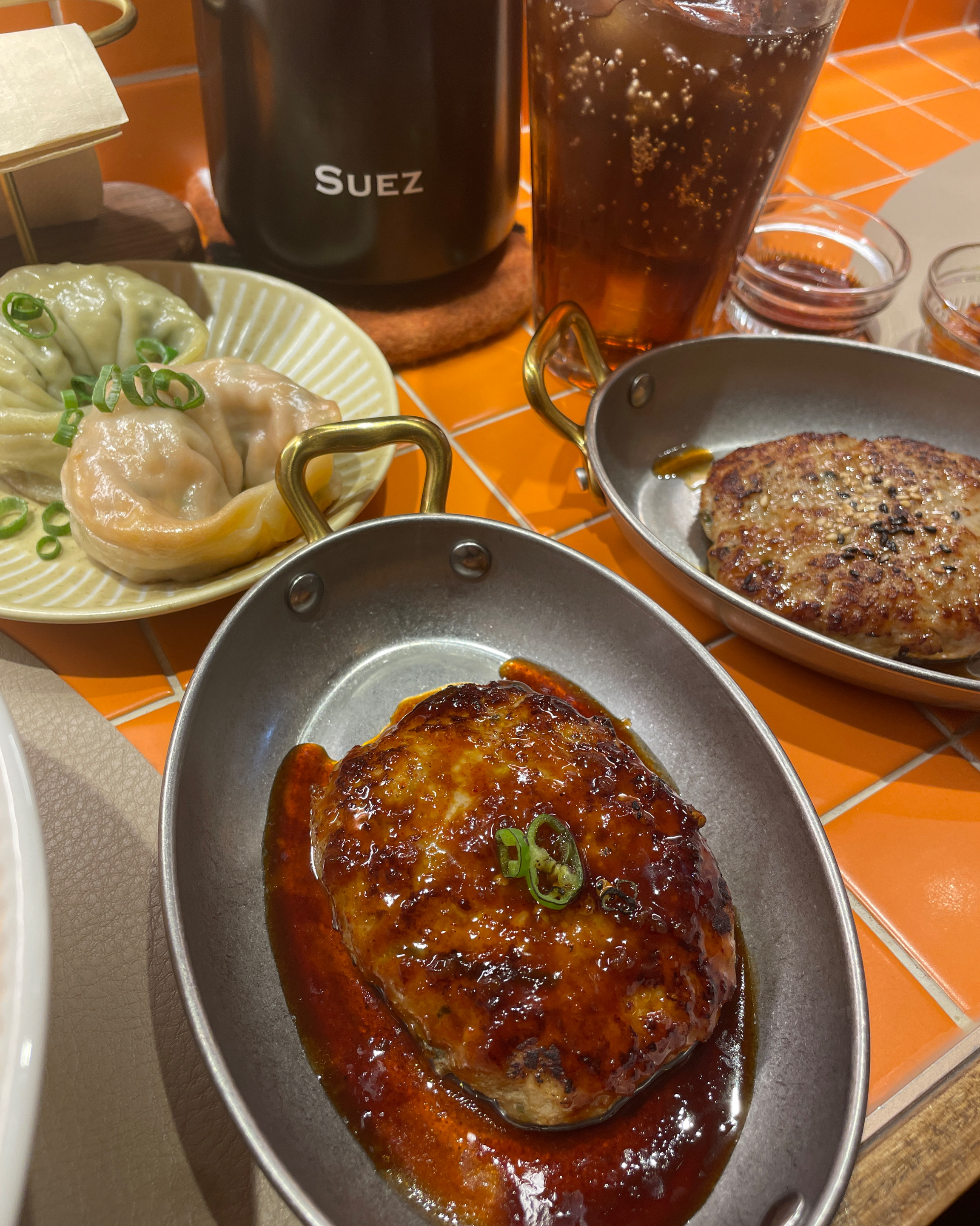 쫄면은 못 찍었는데 온쫄면 냉쫄면 다 맛있습니다. - 망원동 맛집 베이비범 망원