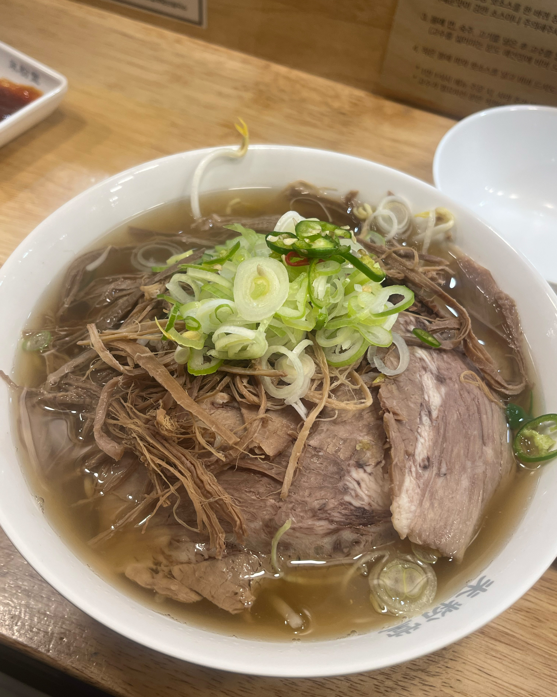 국물이 너무 끝내줘서 코박고 먹었네용..ㅎㅎ 양도 많고 고기도 맛있어요!!! 또 재방문 할