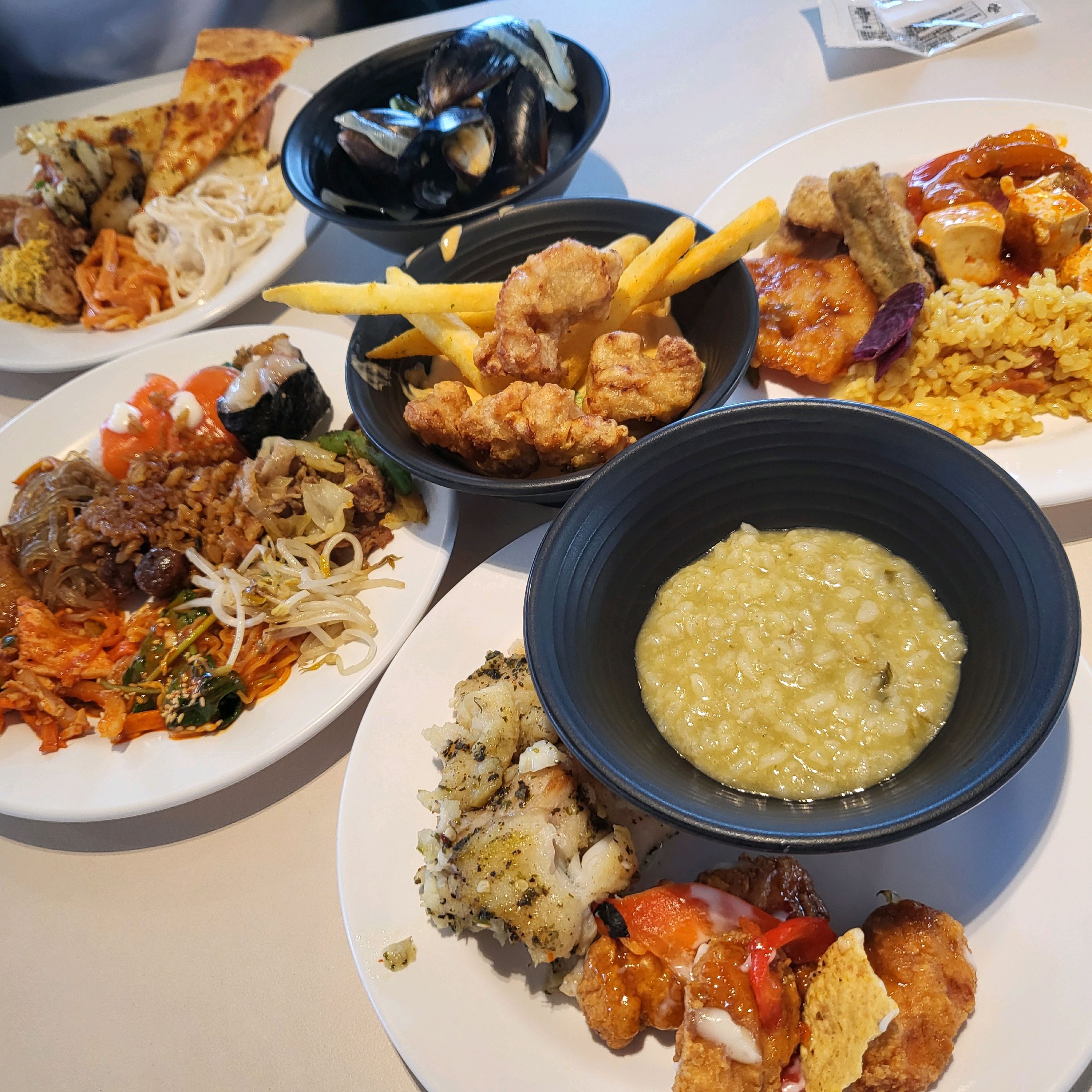 평일런치였는데도 날씨가좋아서그런가 1시간정도기다렸음ㅋㅋㅋㅋ한강뷰애슐리 - 여의도 맛집 애슐리퀸즈 여의도한강공원점