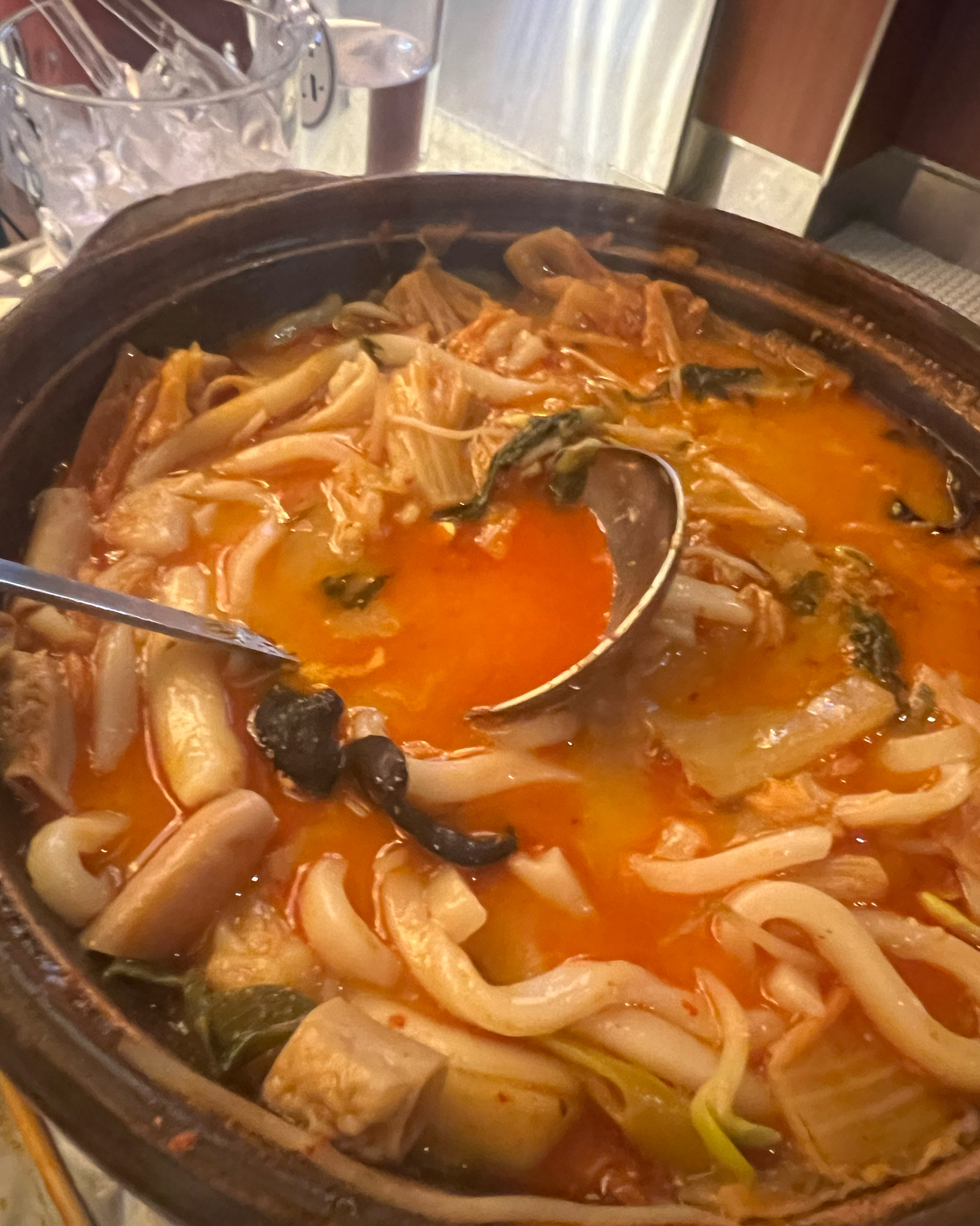 한국적인 인테리어가 눈을 사로잡아서 입장하게 되었어요! 안주도 다양하고 술 종류도 다양해서