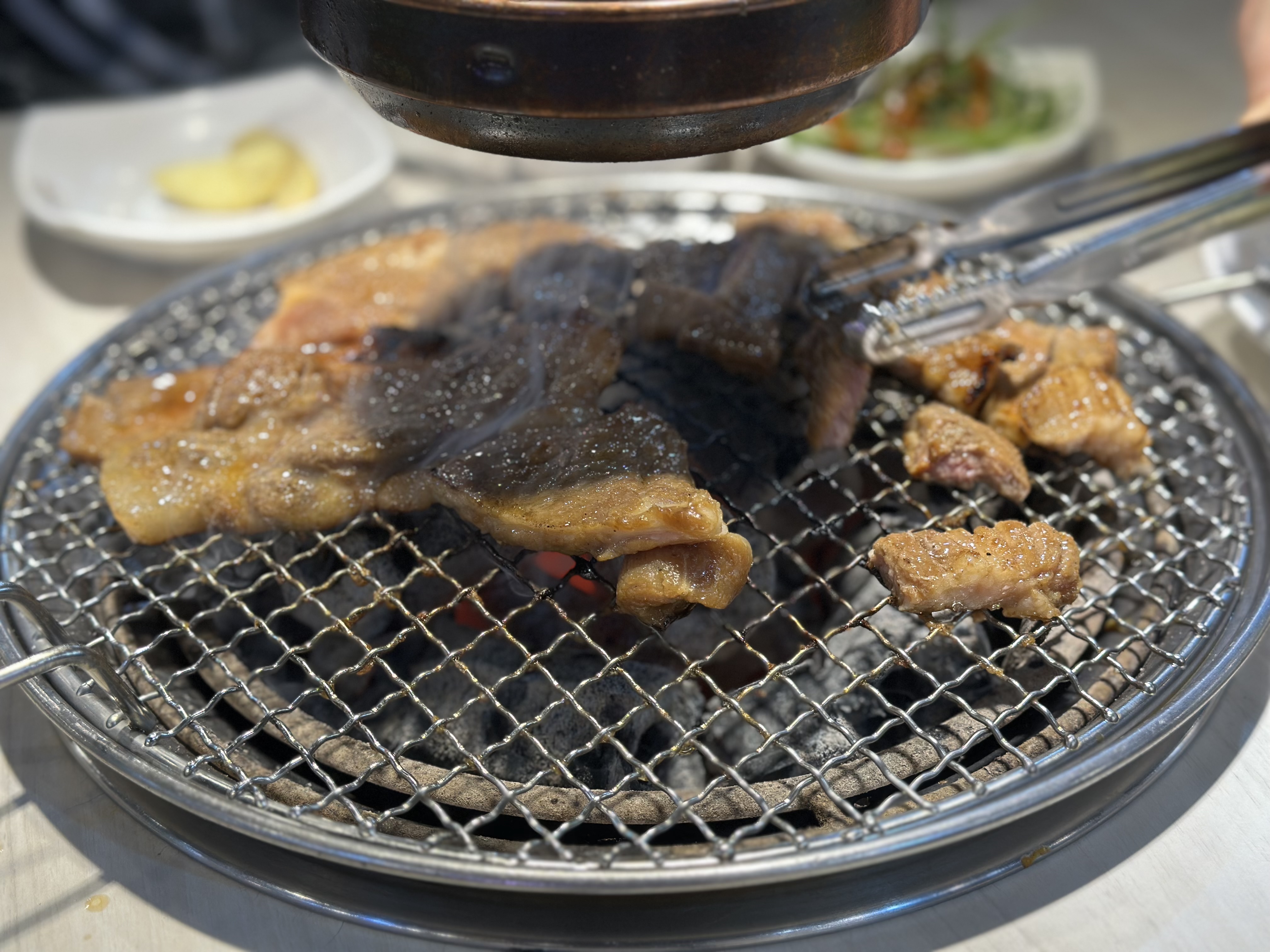 가족끼리 가서 맛있게 먹었어요 근데 일하는 아주머니중에 마르신분 일하는내내 인상 쓰고 있어