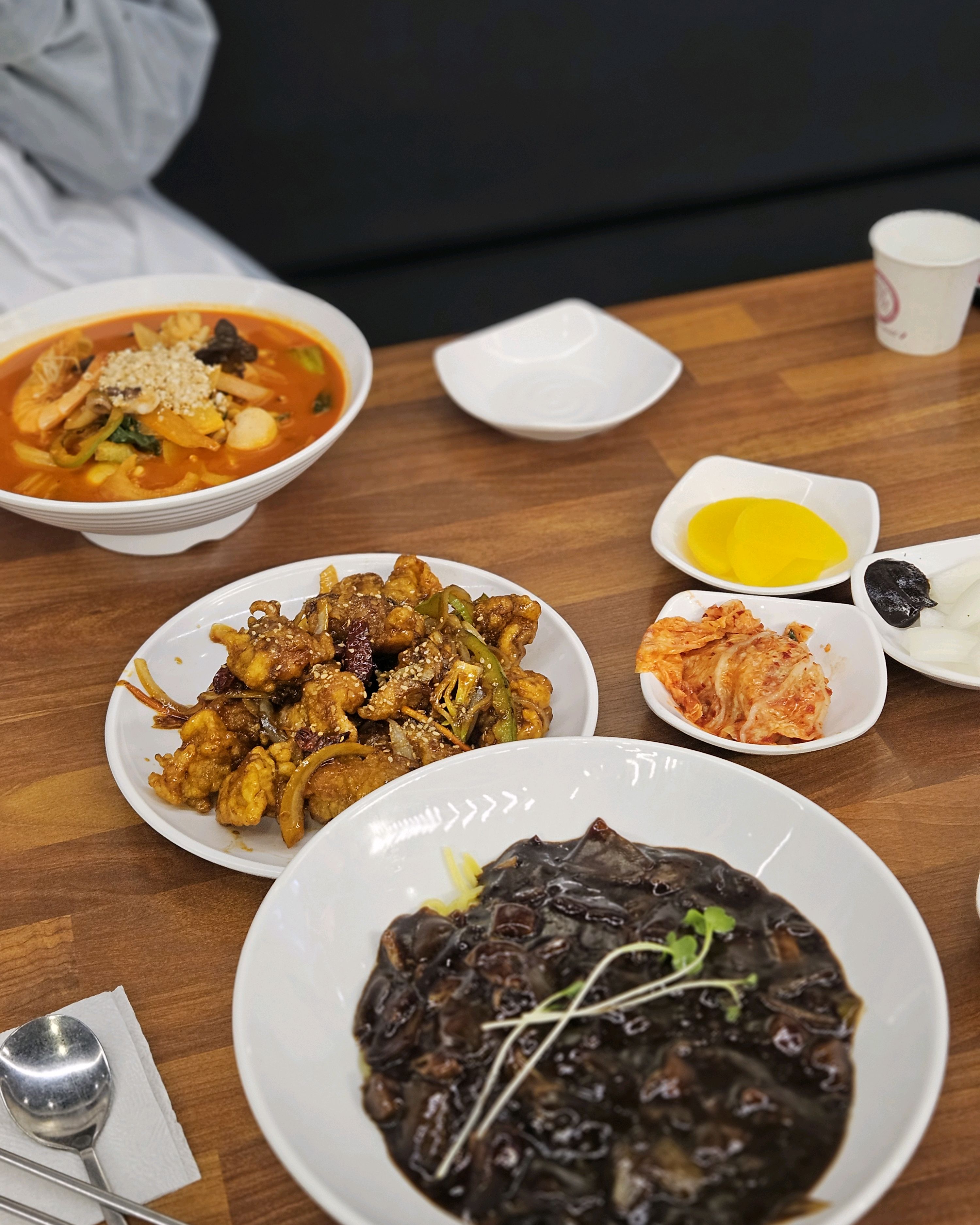 얼큰한 삼선짬뽕에 누룽지까지! ✨️ - 권선동 맛집 동경