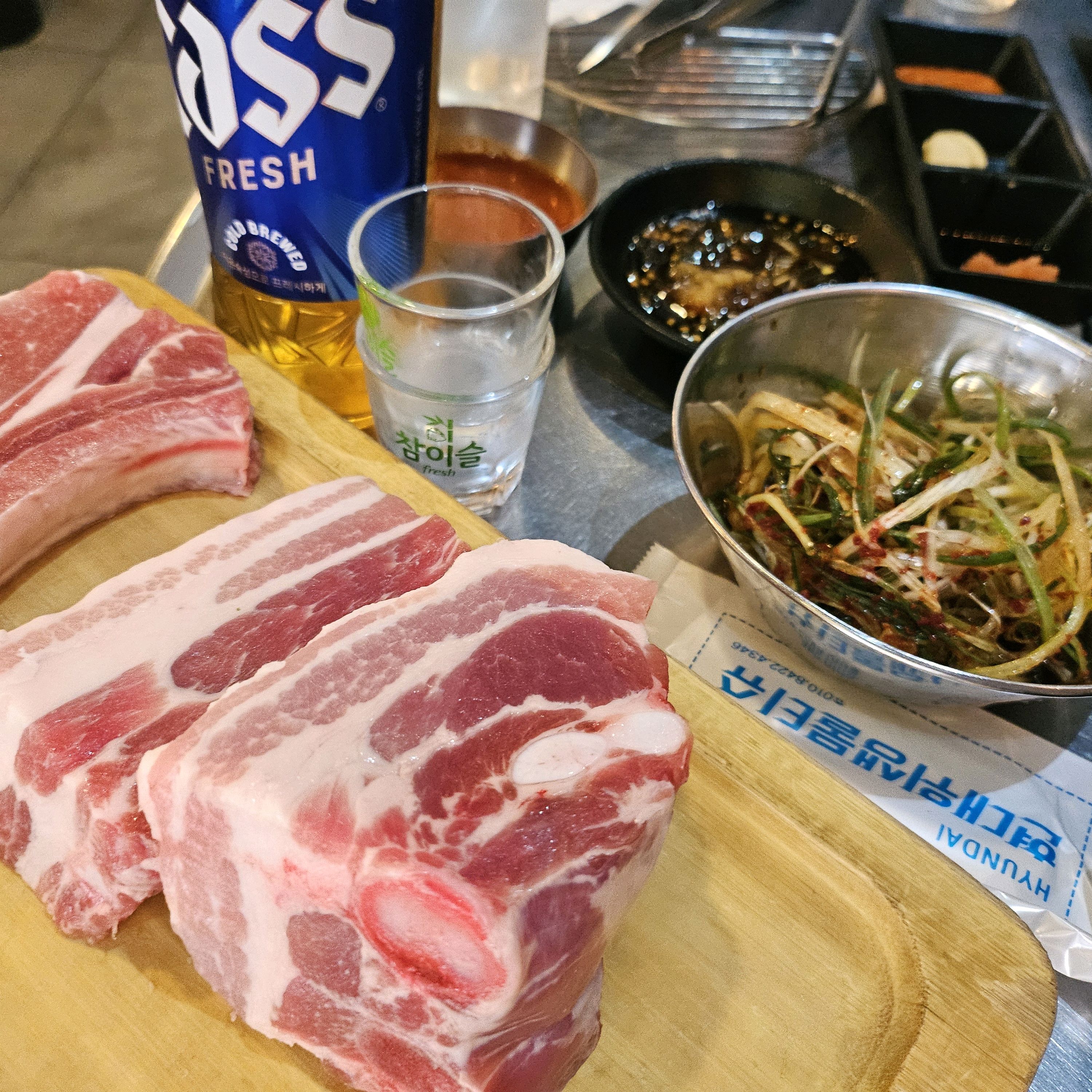 3번째 방문이에요~~ 리뷰는 처음 쓰는데 생갈비 먹을때는 꼭 오게되는 곳이에요~~ 고기도