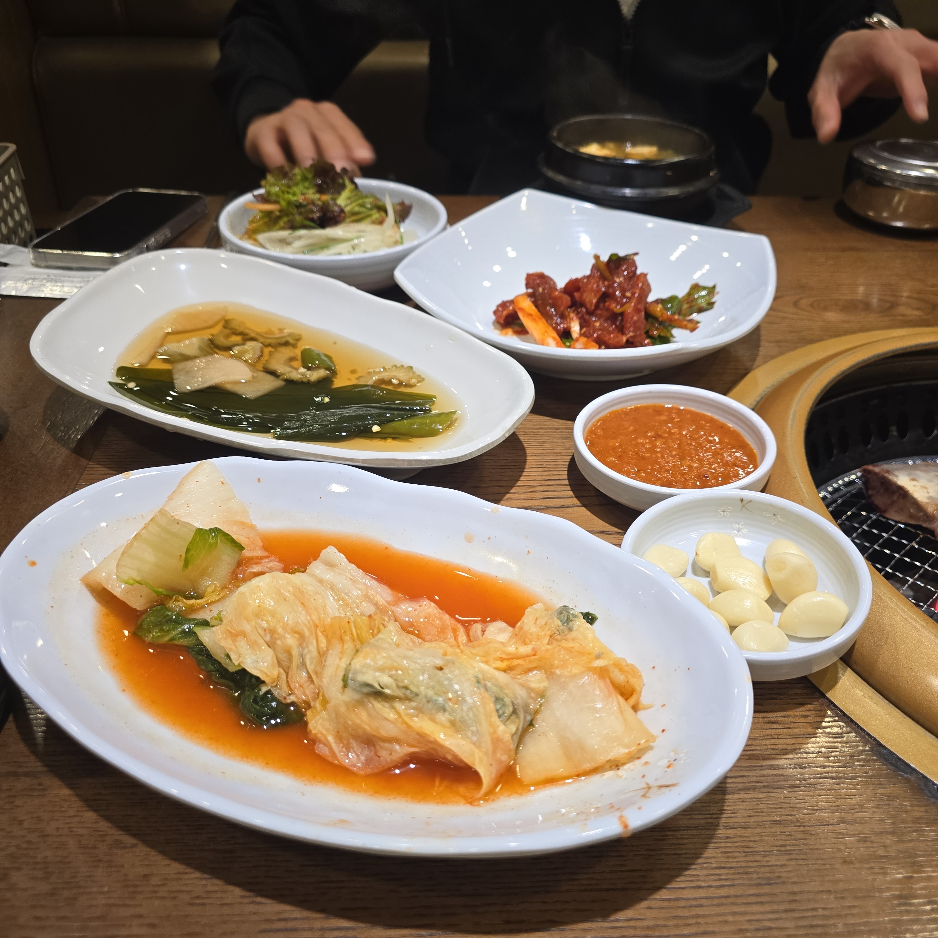 맛있어요 주말이라 사람이 많았지만 서버분도 나름 친절하셨어요. 유명한 곳은 이유가 있더라고