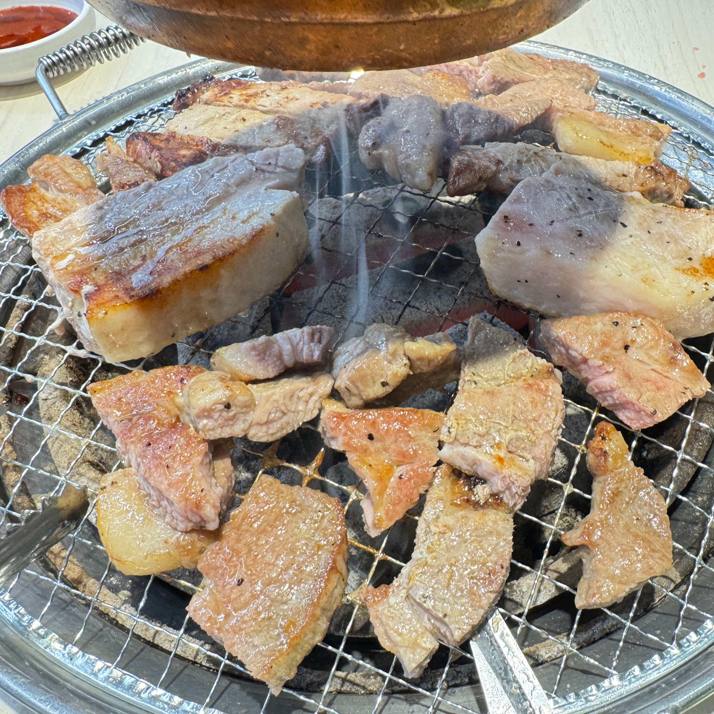 집 근처여서 다음에 가야지 하다가 고기가 땡겨서 왔는데 고기도 맛있고 아주 좋네요 자주 올