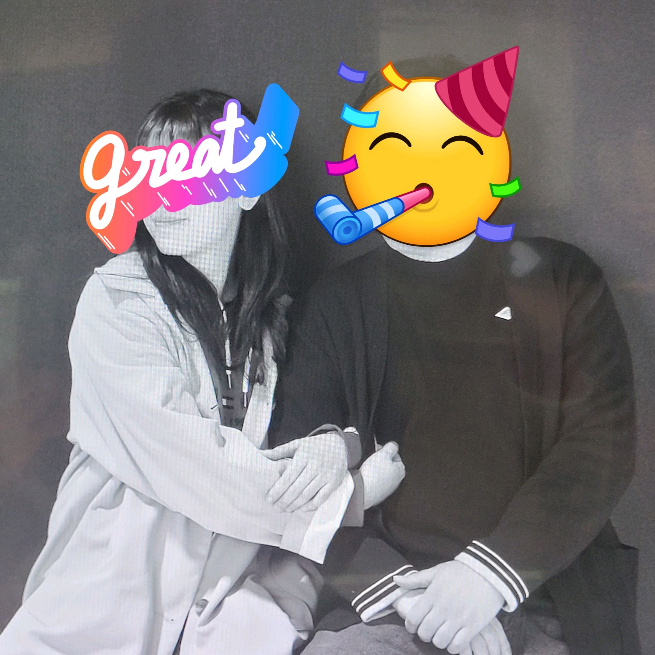 커피도 맛있고 무료로 좋은 추억 쌓으려고 촬영했는데 어색한 상황에서도 작가님이  자연스러운