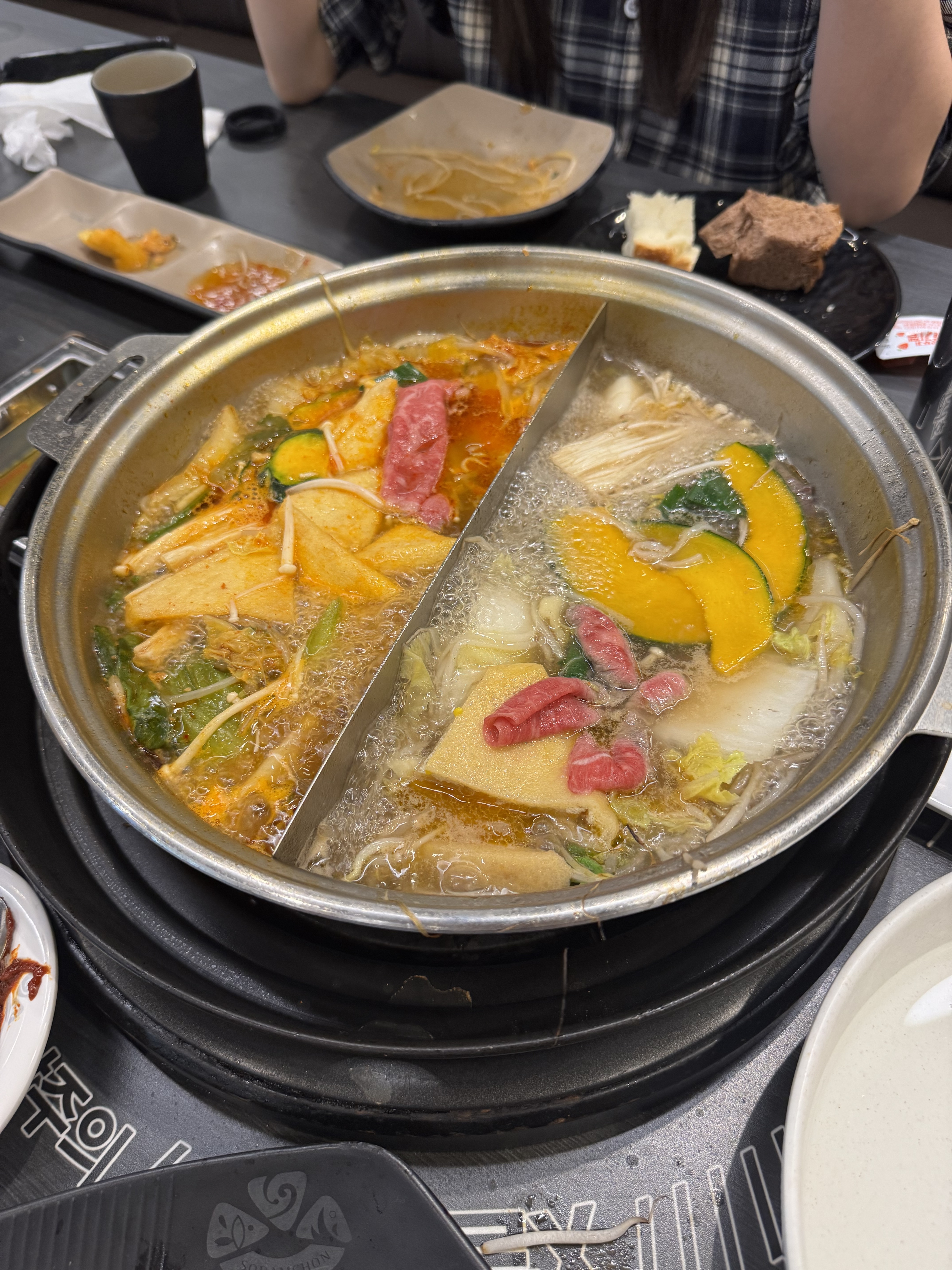 재료들이 항상 신선하고, 직원분들이 친절하셔서 매 번 기분 좋게 식사하고 갑니다 🤭 - 신갈 맛집 소담촌 신갈롯데마트점