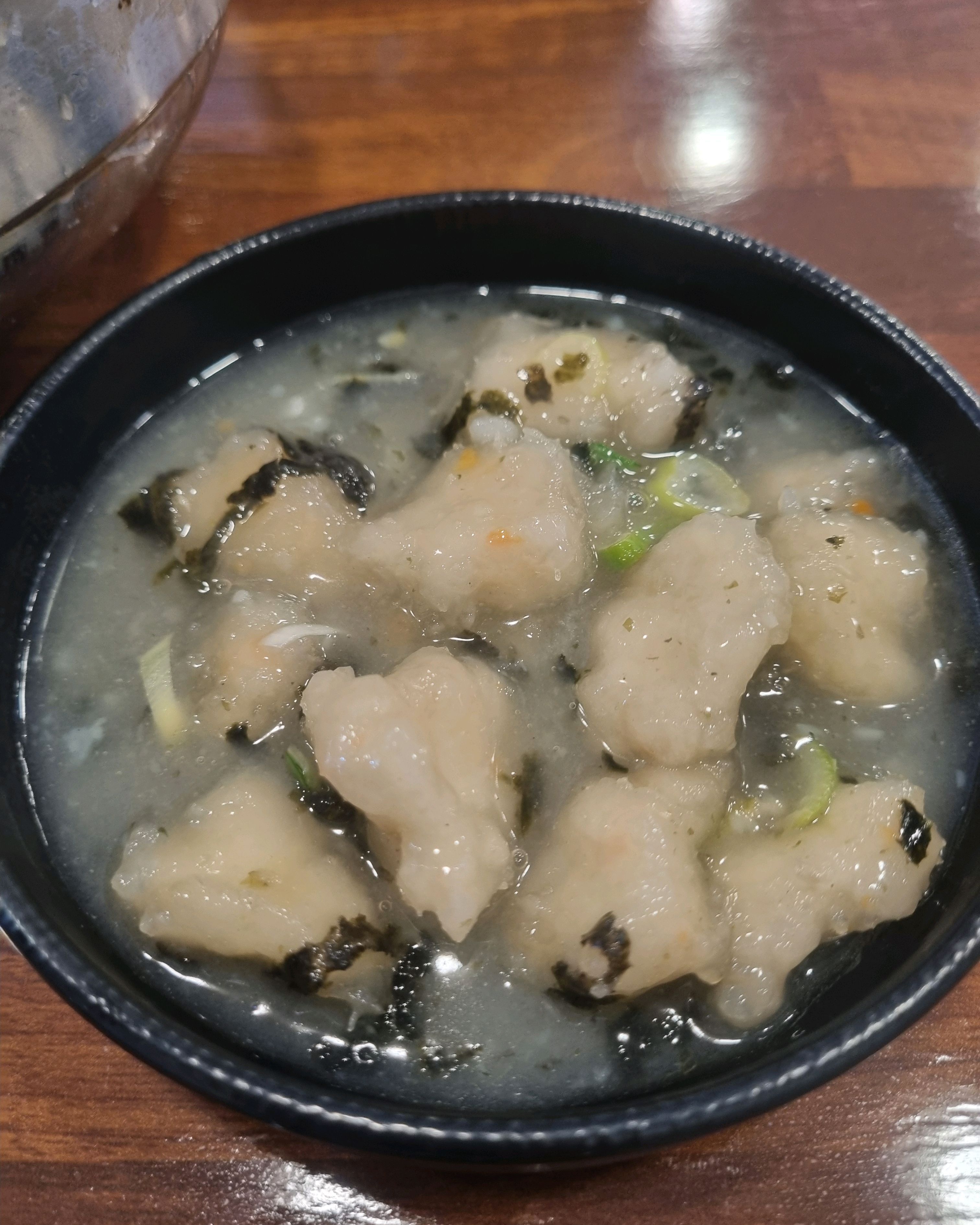 조금 짜요ㅜㅜ 맛있게 잘먹었는데 짜서 물왕창 땡김 ㅎ ㅎ - 천호동 맛집 봉평옹심이메밀칼국수