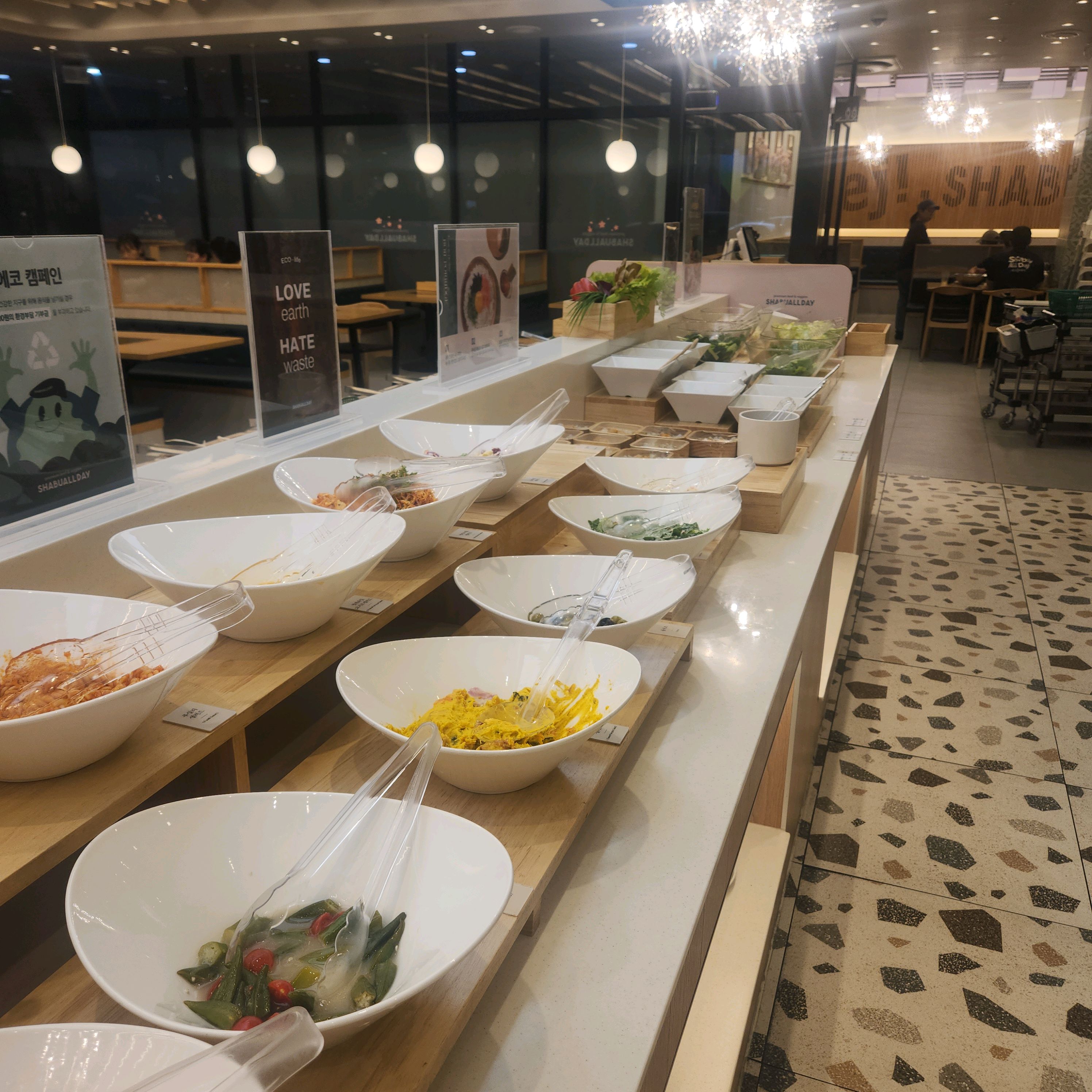 재료도 신선하고 맥주, 고기가 무한 리필이라 너무 좋네요 - 창원 진해 맛집 샤브올데이 창원진해점