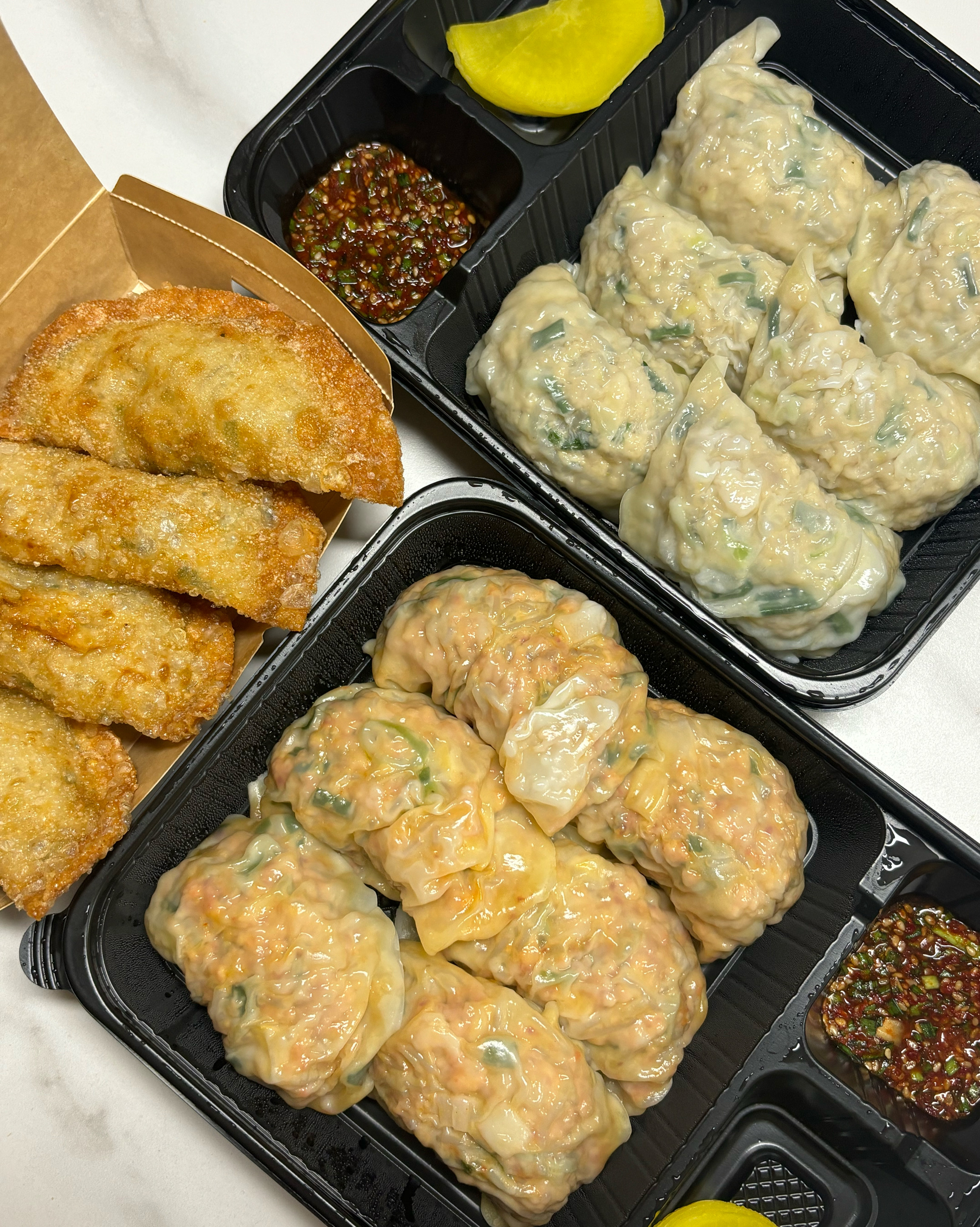 오랜만에 방문했어요! 방문하기 전에 미리 전화로 포장요청 드렸더니 다 준비해주셨네요! - 망원동 맛집 연만두