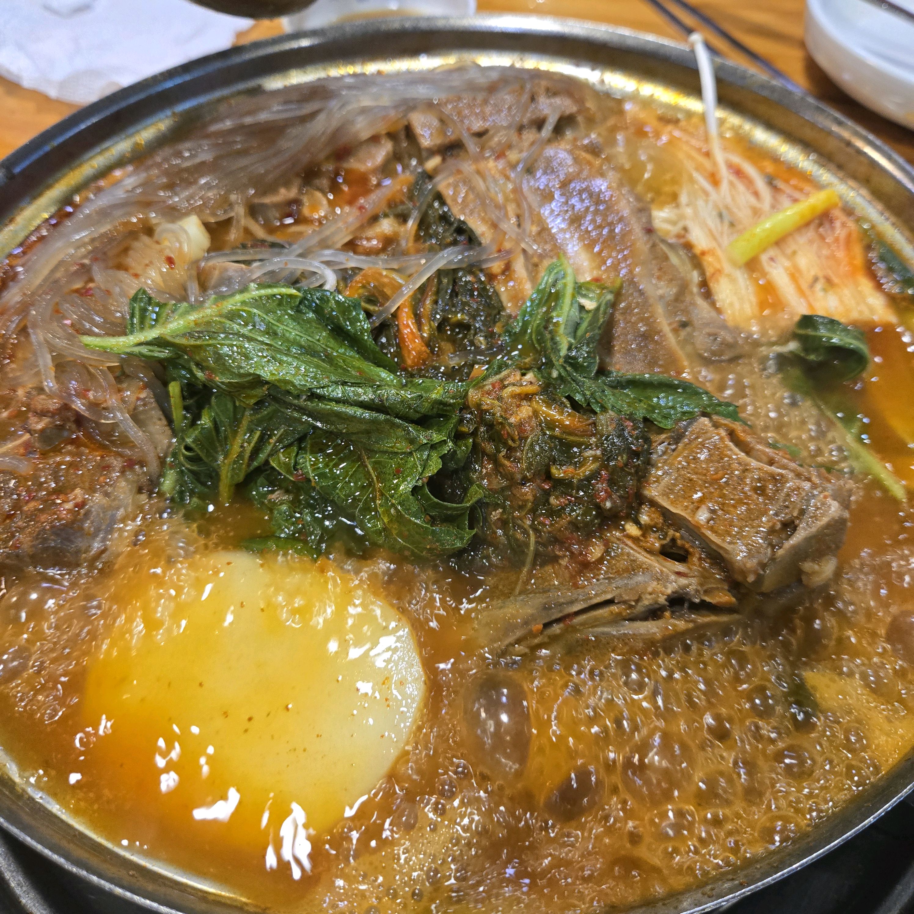 강동구 감자탕 넘버원...👍👍👍 - 천호동 맛집 맛나감자탕 명일점