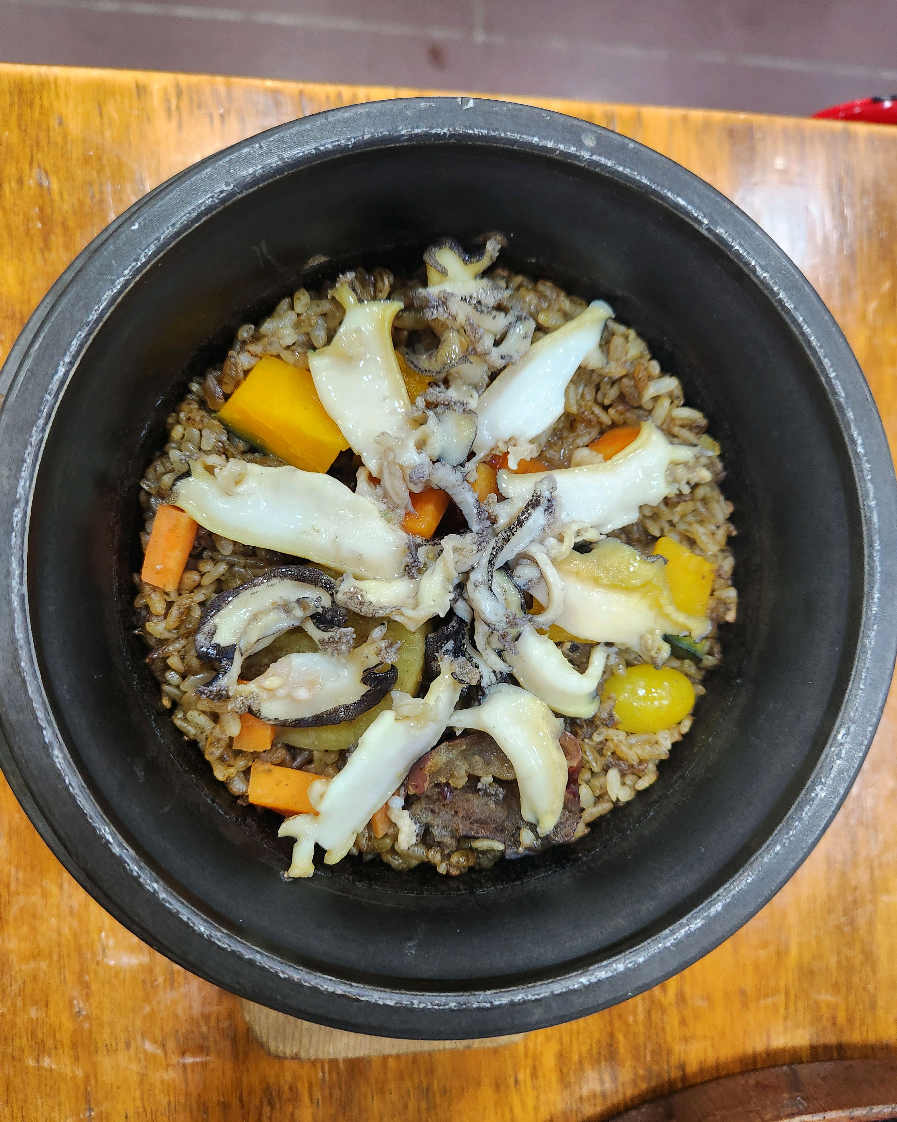 비오고 평일 저녁이라 대기없이 바로 먹을 수 있었어요 - 제주 맛집 명진전복