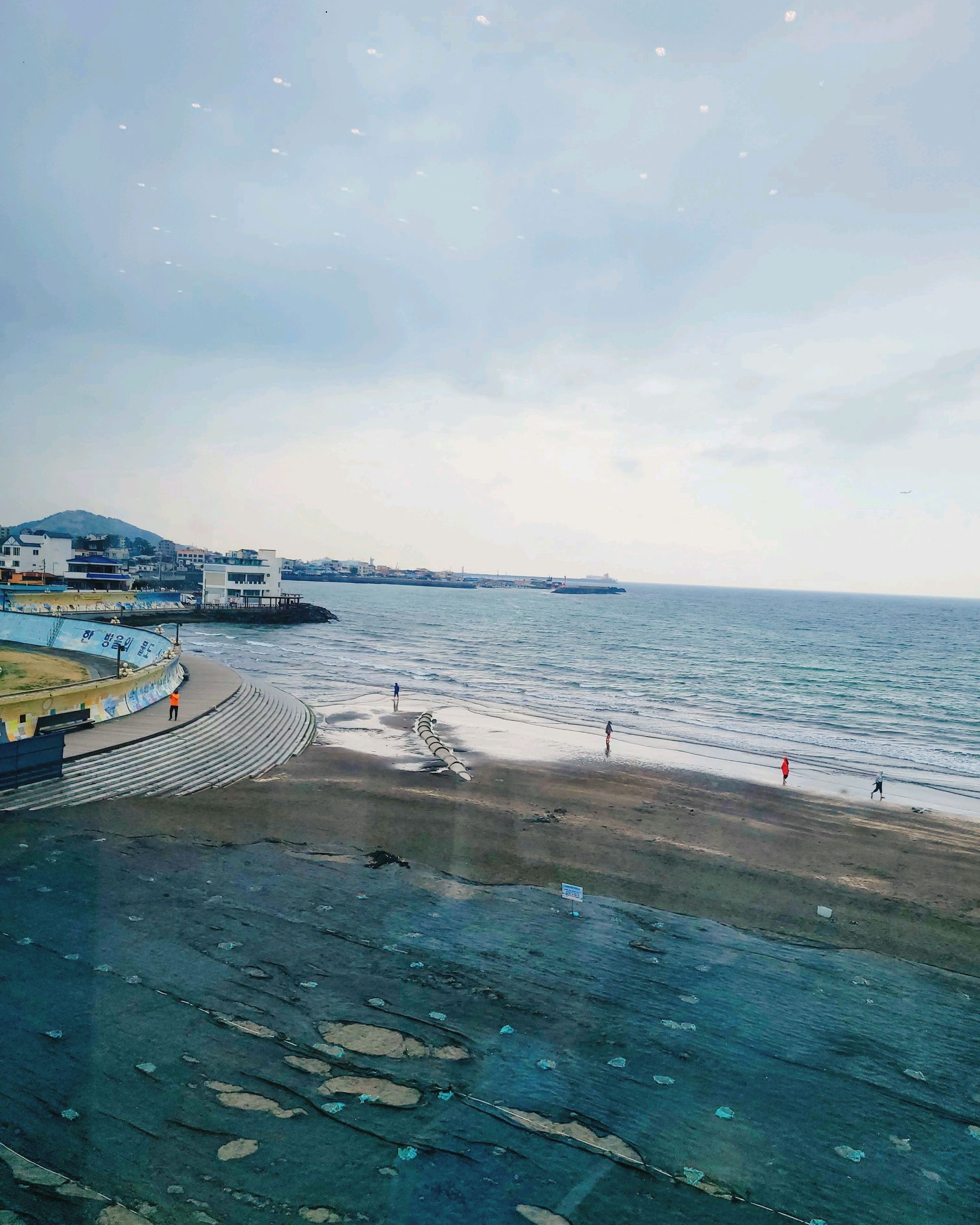 통창덕분에 바다뷰가 좋은 카페예요 - 제주 맛집 에오마르