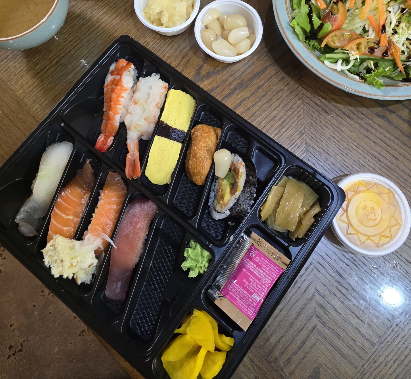 구성이 좋고 맛이 좋아요. 깔금하게 포장되어 보기도 좋구요. - 불당동 맛집 상무초밥 신불당점