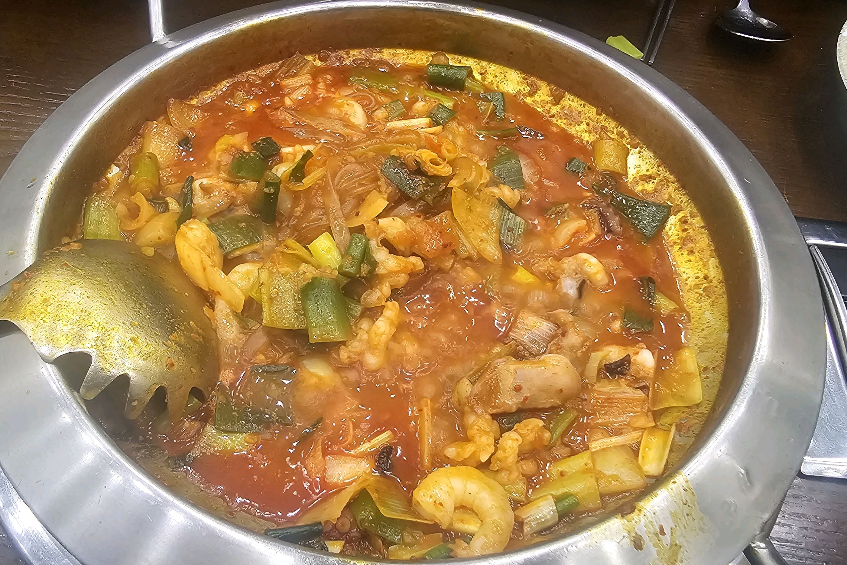 맵기 선택할 수 있어서 순한 맛으로 선택했는데 너무 맵지 않고 너무 맛있었어요. 그리고 낙