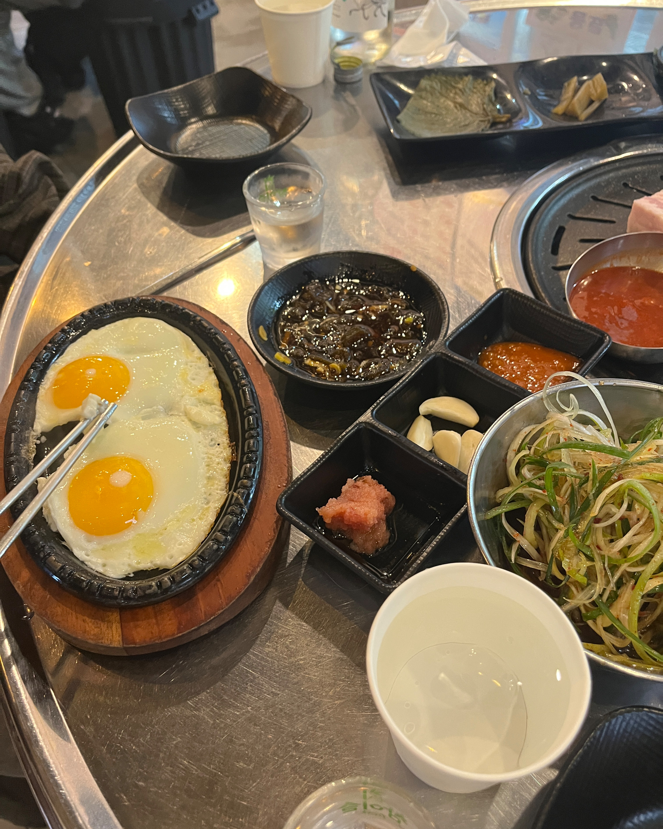고기 너무 맛있구 계란후라이도 나오는거 좋아요 - 불당동 맛집 못생긴뚱돼지 불당직영점
