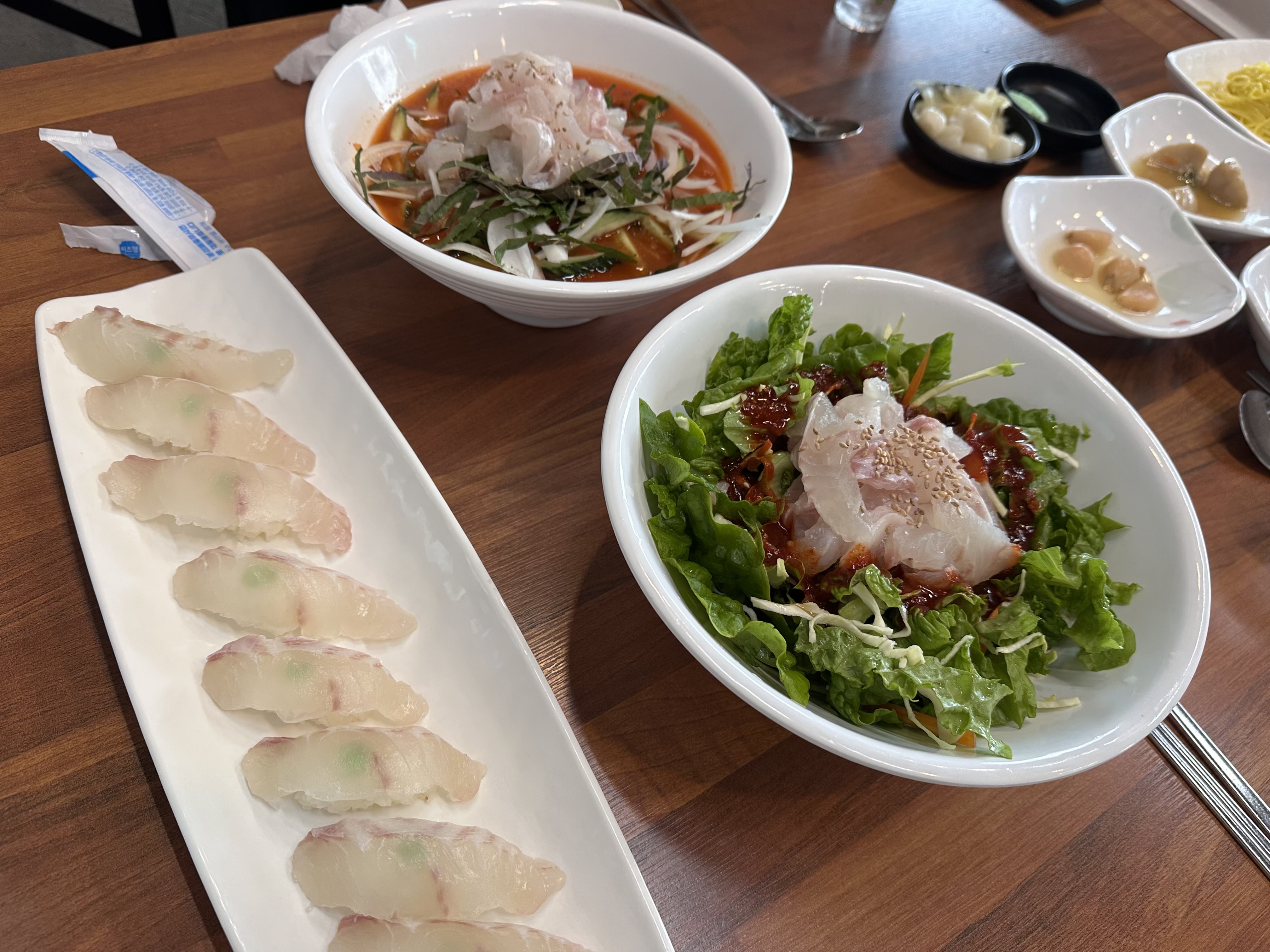 너무 맛있어요! 냄새도안나고 세명이서 과하게 많이먹었네요~~술이 술술 들어가요 - 제주 맛집 광어다 표선 본점