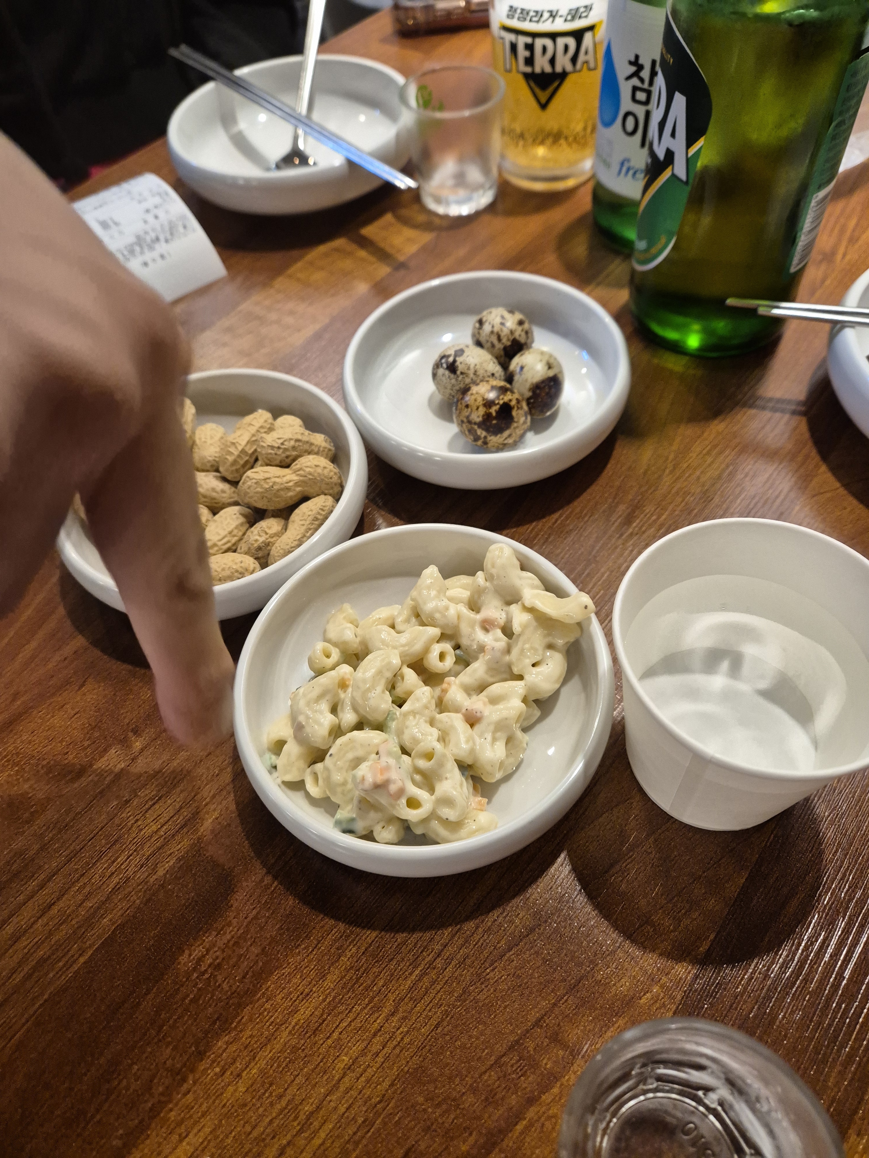 공간도 너무 이쁘고 매장도 넓고 직원분들도 친절해서 너무 좋았습니다 - 천호동 맛집 부산한치모밀