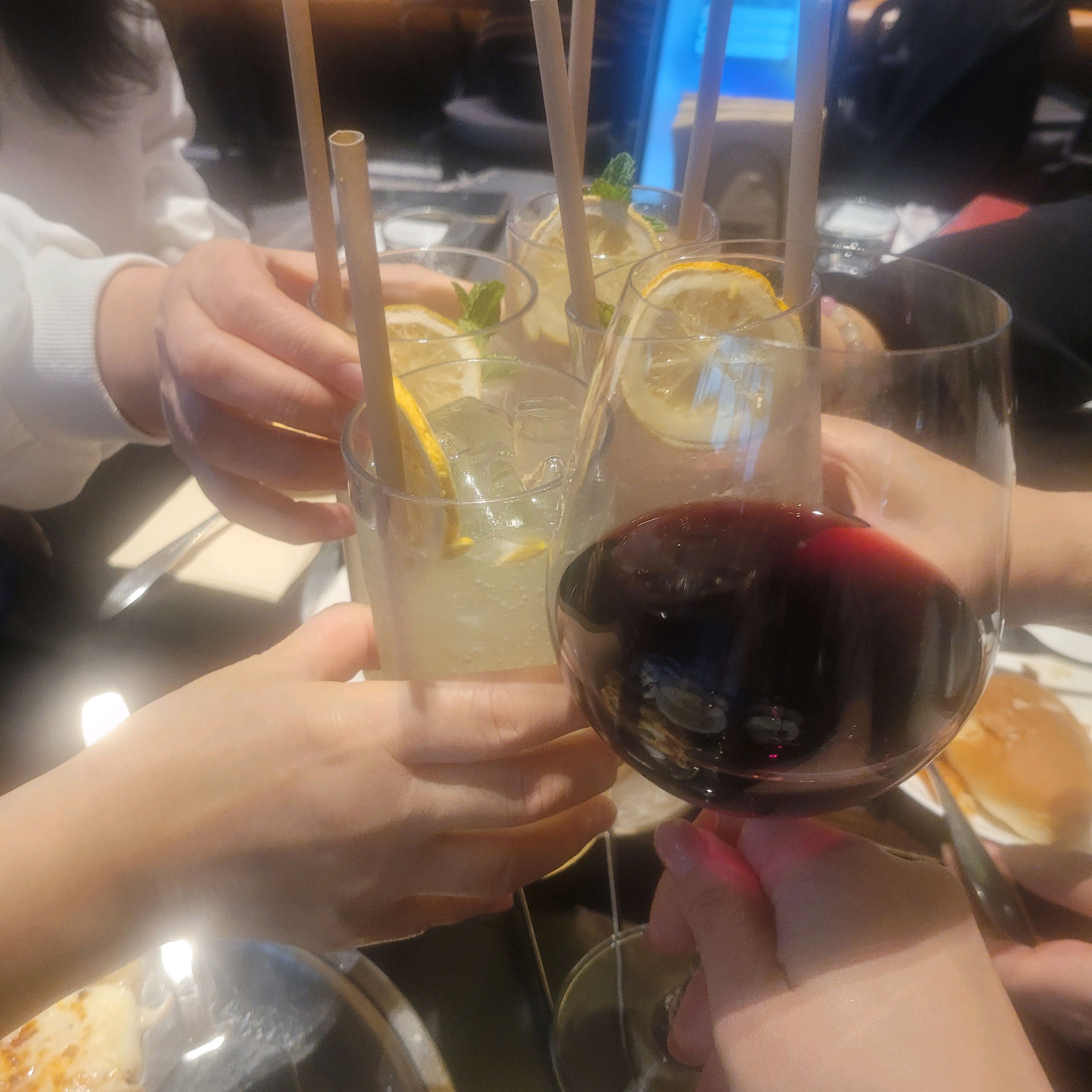 천호현대백회점 1층 - 천호동 맛집 라그릴리아 천호점