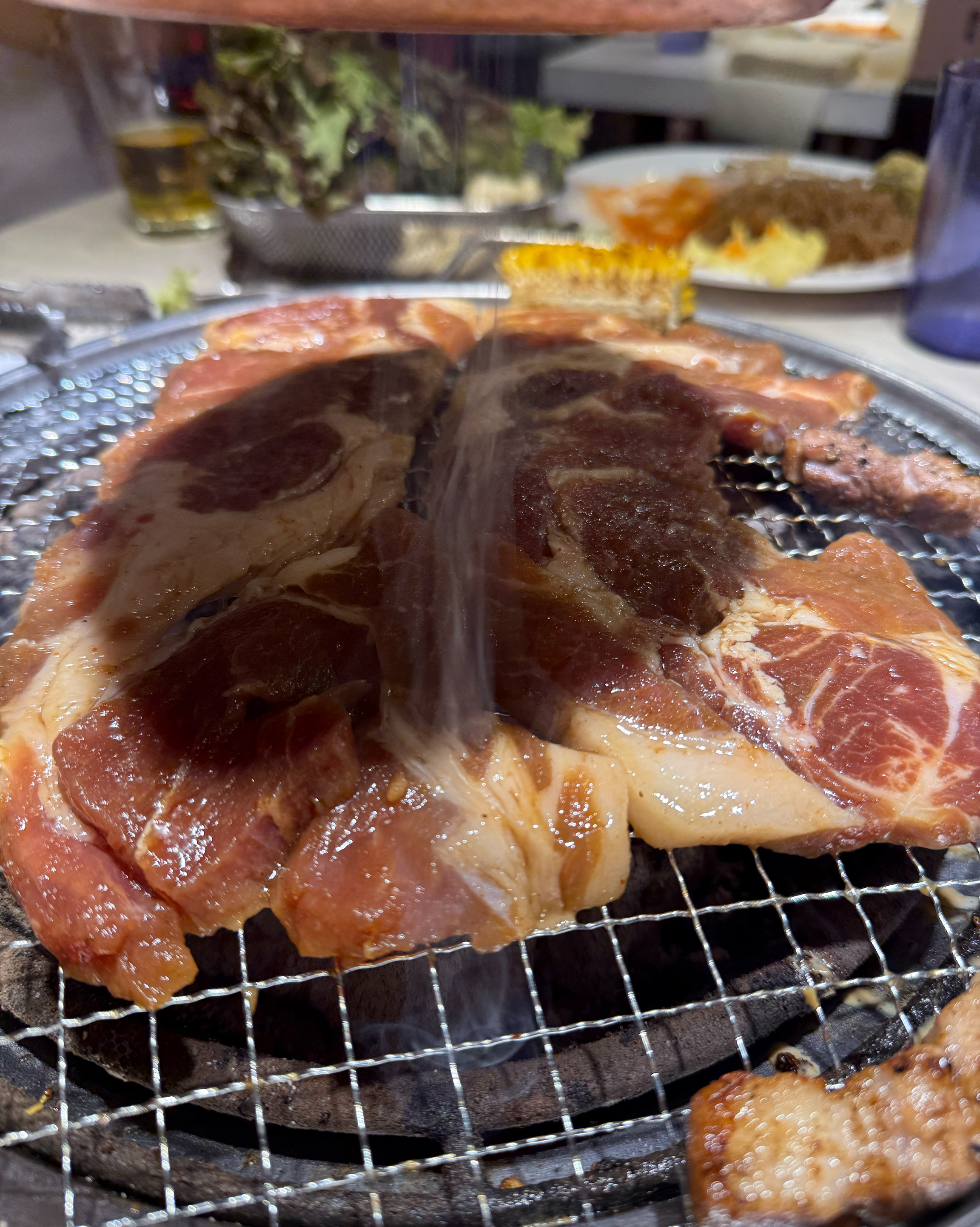 가족모임으로 예약하고 이용했습니다! 직원분들도 친절하시고 주차장설명도절해주시고 중간중간 불