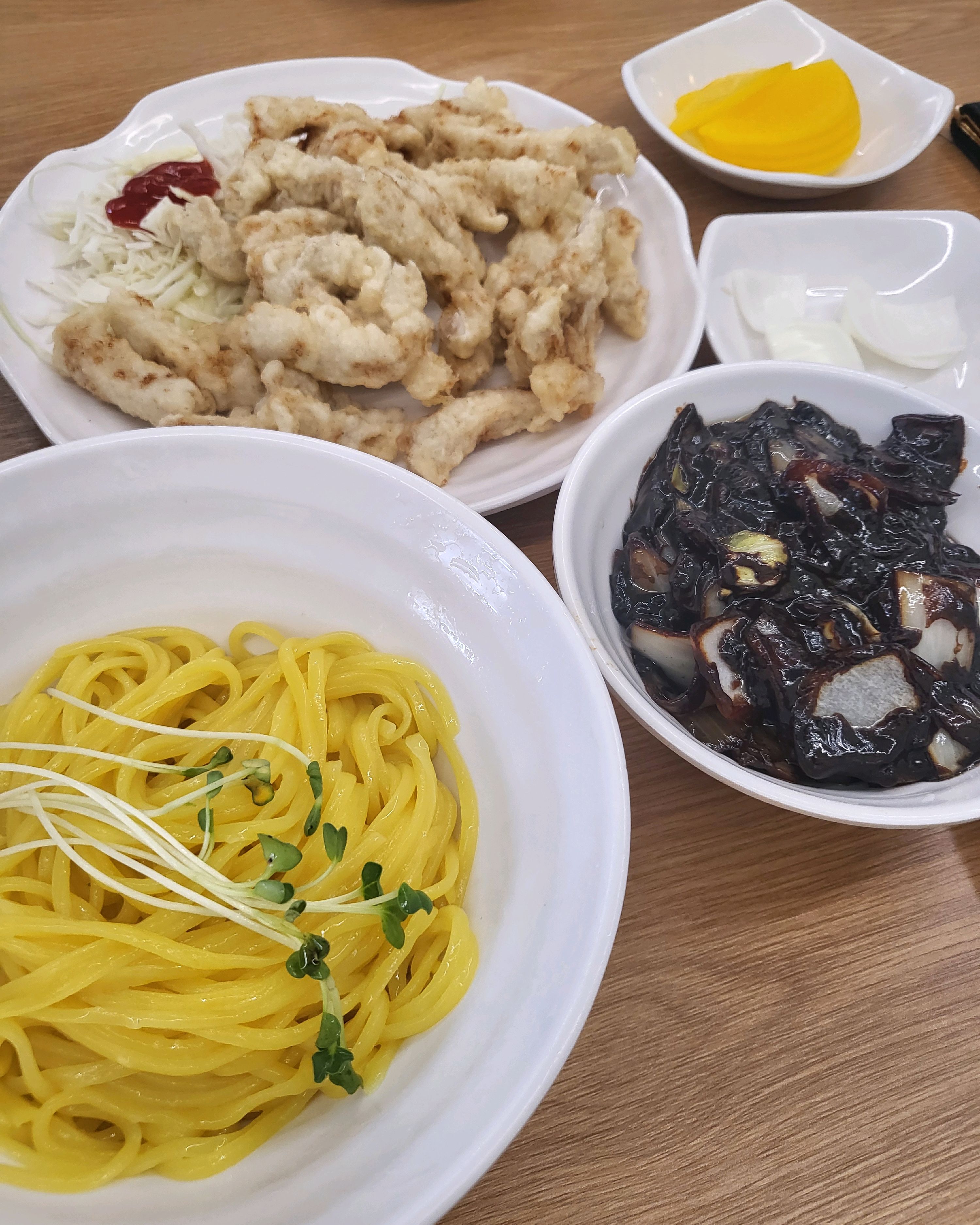 탕수육 간짜장 삼선짬뽕 다맛있어요~~ 배달맛집으로알고있어서 와서먹었는데 넘 맛있어요 - 권선동 맛집 중화요리 도원