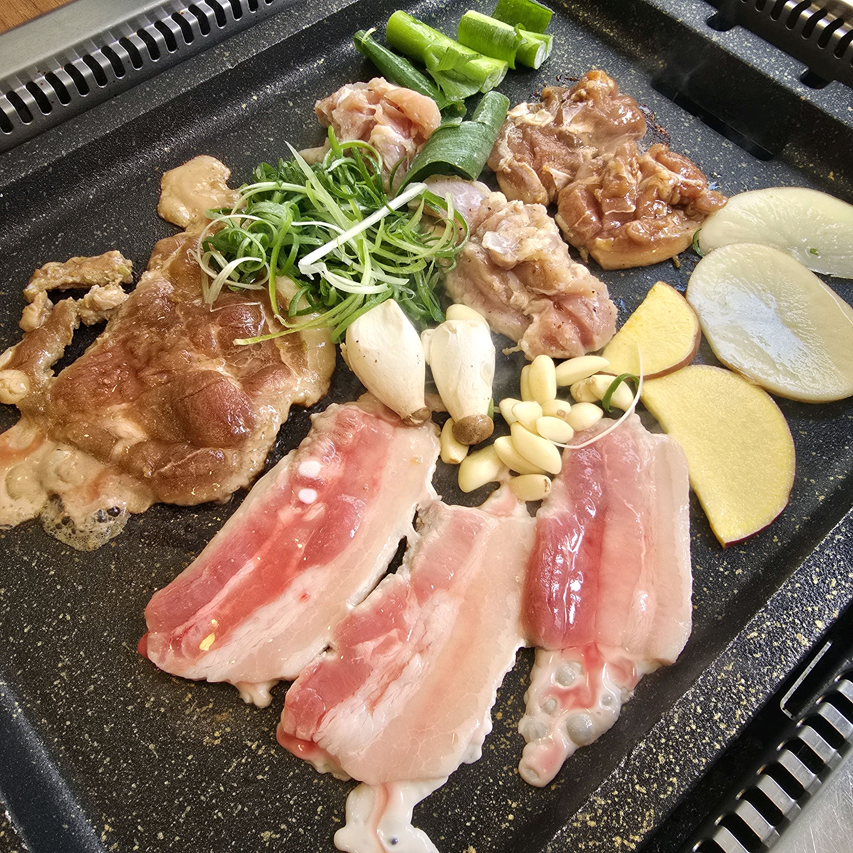 친구랑 배터지게 먹고왔어요!!! - 대전 맛집 춘천집무한닭갈비 대전둔산점