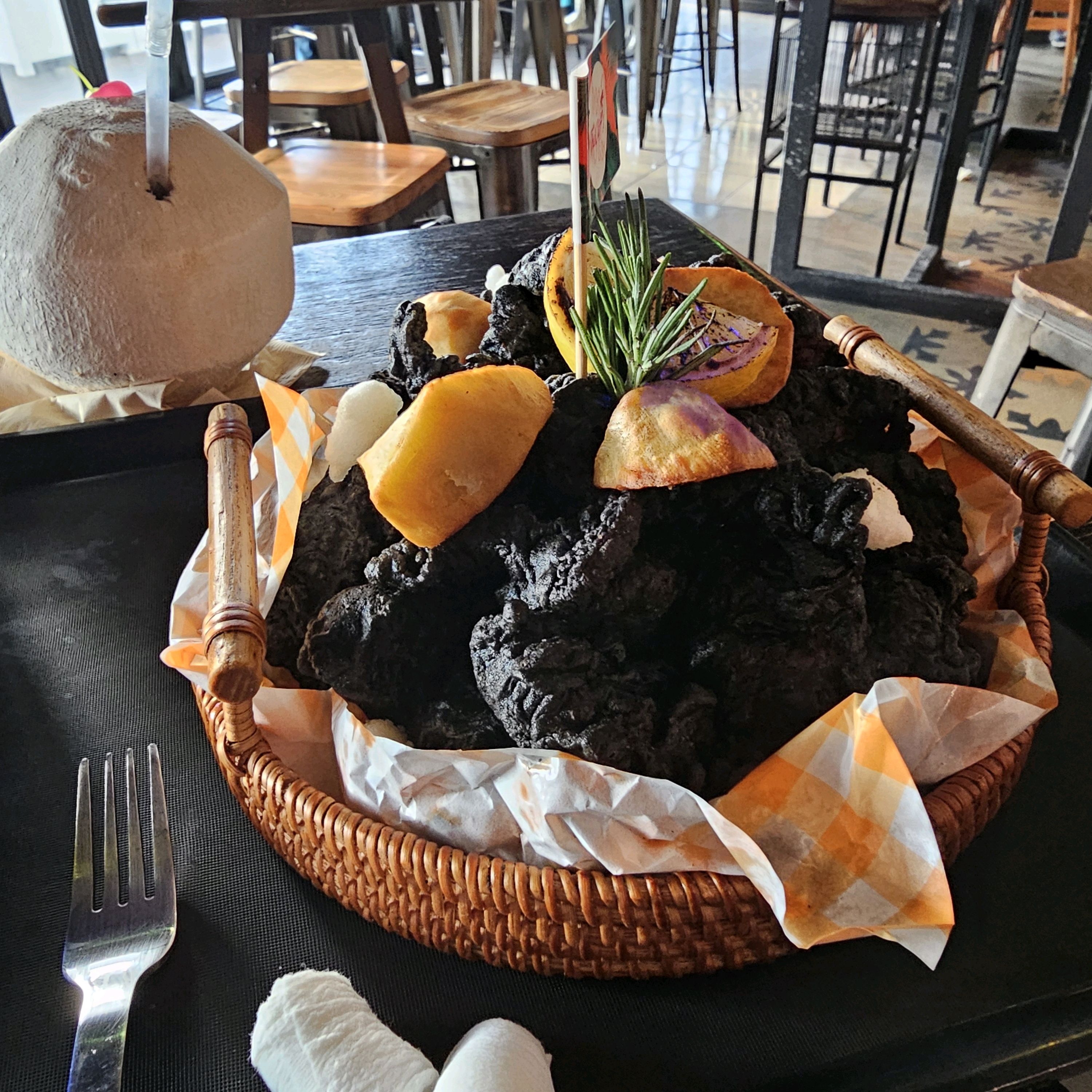 현무암치킨 신선한 컨셉에 맛나요 - 제주 맛집 더클리프