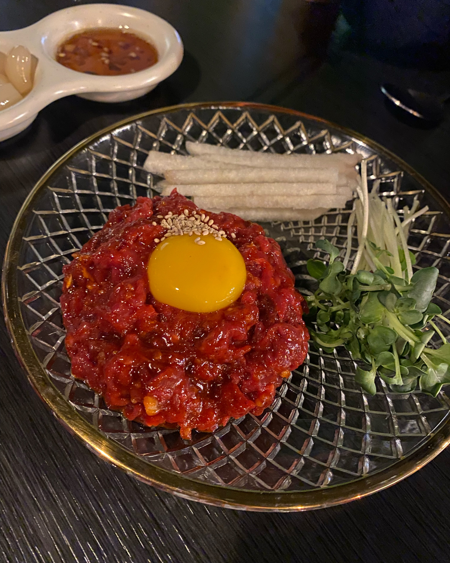 언제나 맛도리 현덕육회… 고추장육회 참기름 육회 둘다 먹었는데 그냥 둘다 시키는게 정답이네