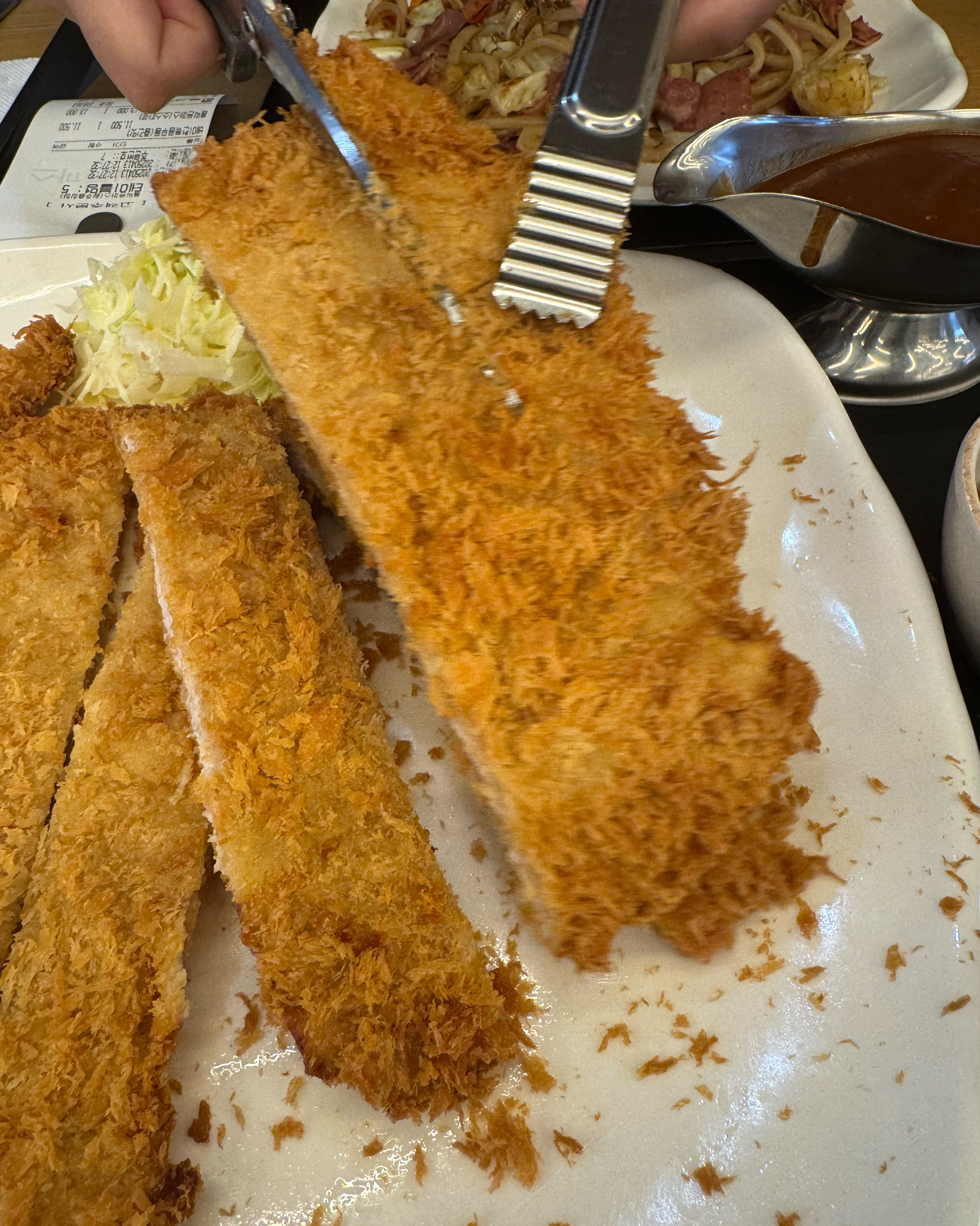 돈까스가 너무 맛도리애용 특히 홍익만의소스가 너무 맛있습니다 - 광주 충장로 맛집 홍익돈까스 광주충장점