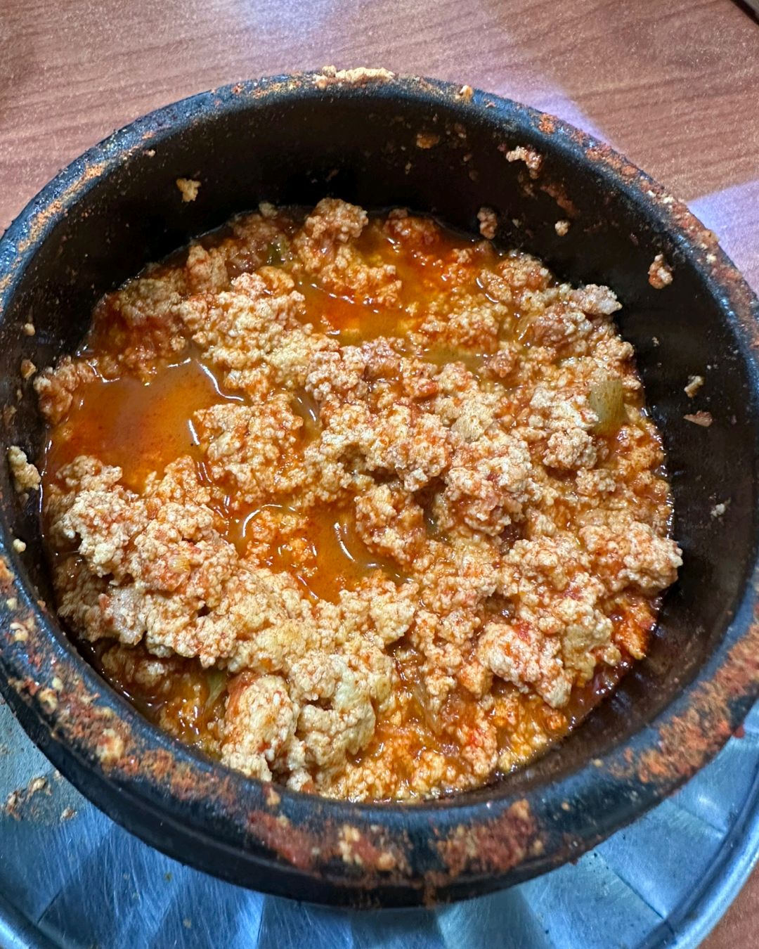 고기랑 순두부가 잘게 있는데 자극적인 맛이네요. - 제주 맛집 신해바라기