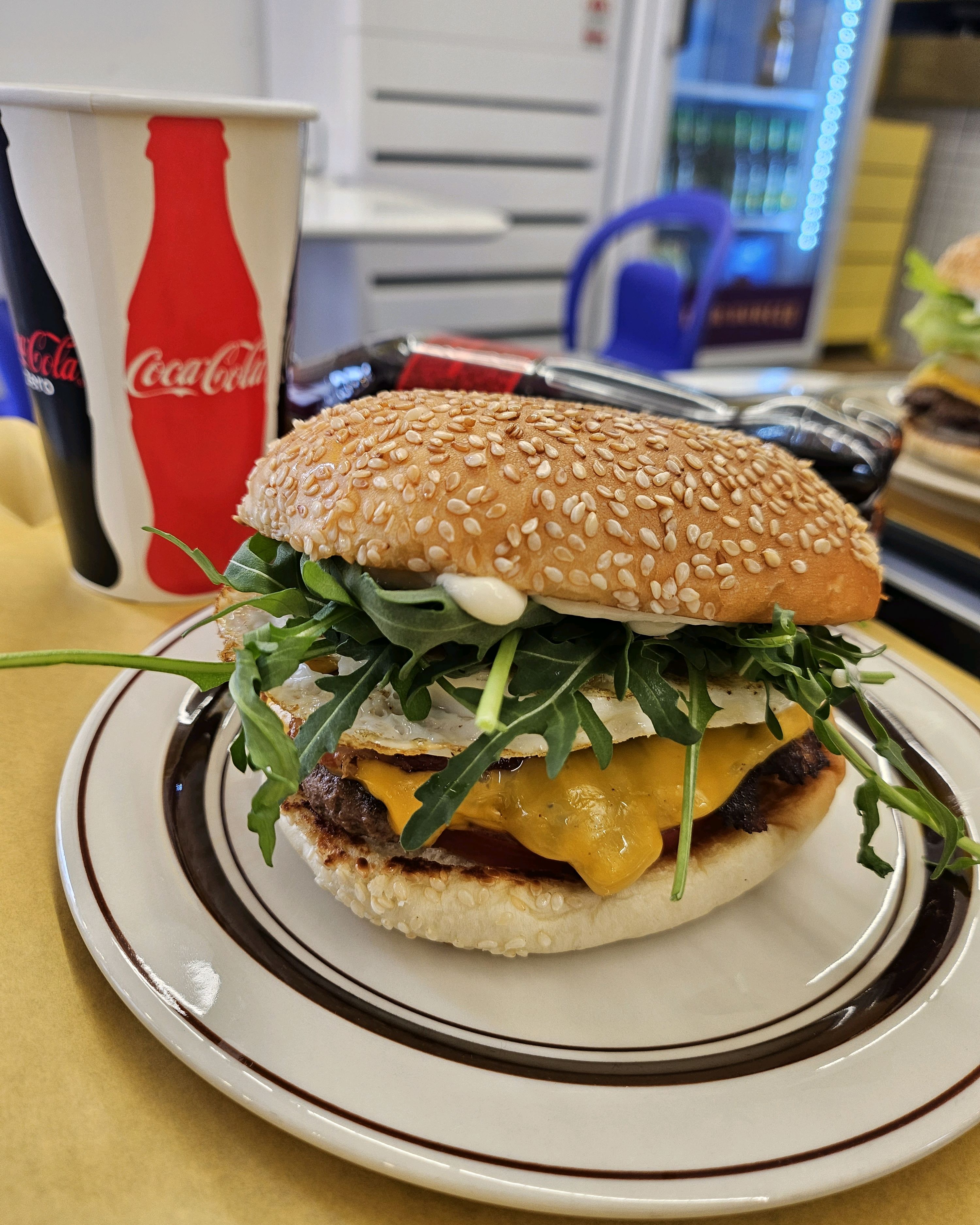 스프라우트 버거랑 하와이안 먹었는데 둘다 진짜 맛있었어요! 직원분 친절하세요 - 천호동 맛집 버터버거 천호로데오