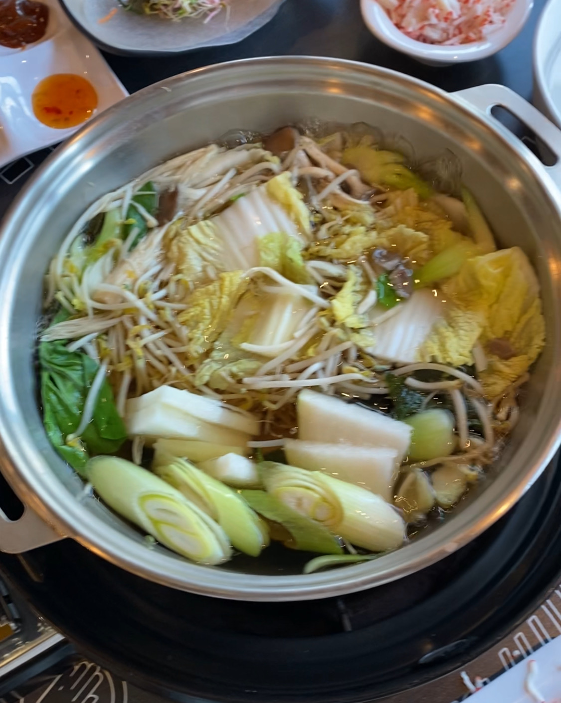 엄마 모시고 다녀왔는데 역시 샤브샤브는 소담촌이예요! 다양한 종류의 버섯도 맛 볼 수 있는