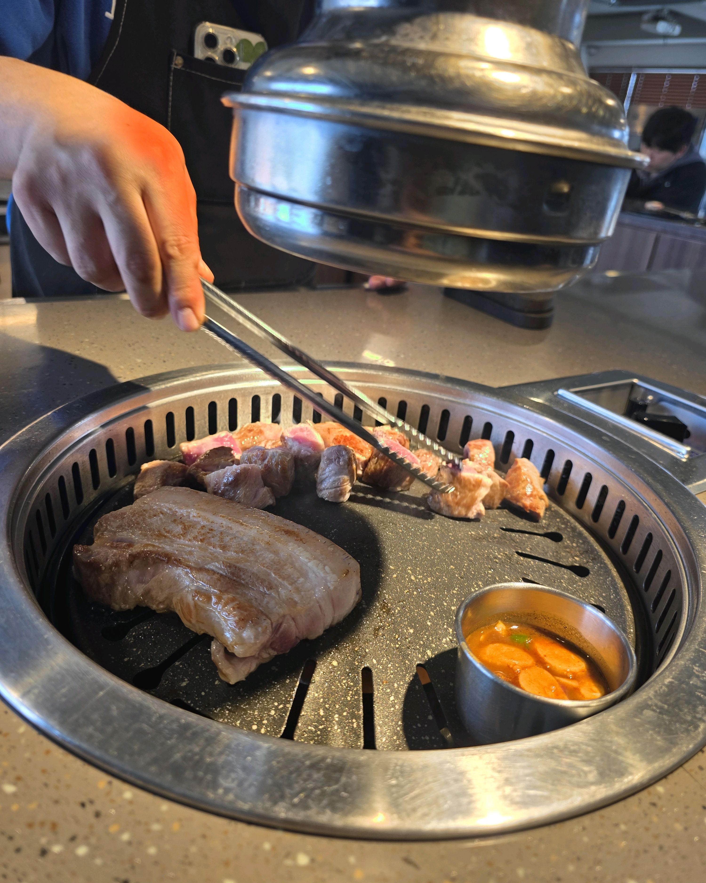 데이식스가 방문했던 곳이라고 해서 저도 한번 가봤는데요 - 제주 맛집 오직흑돼지 제주공항본점