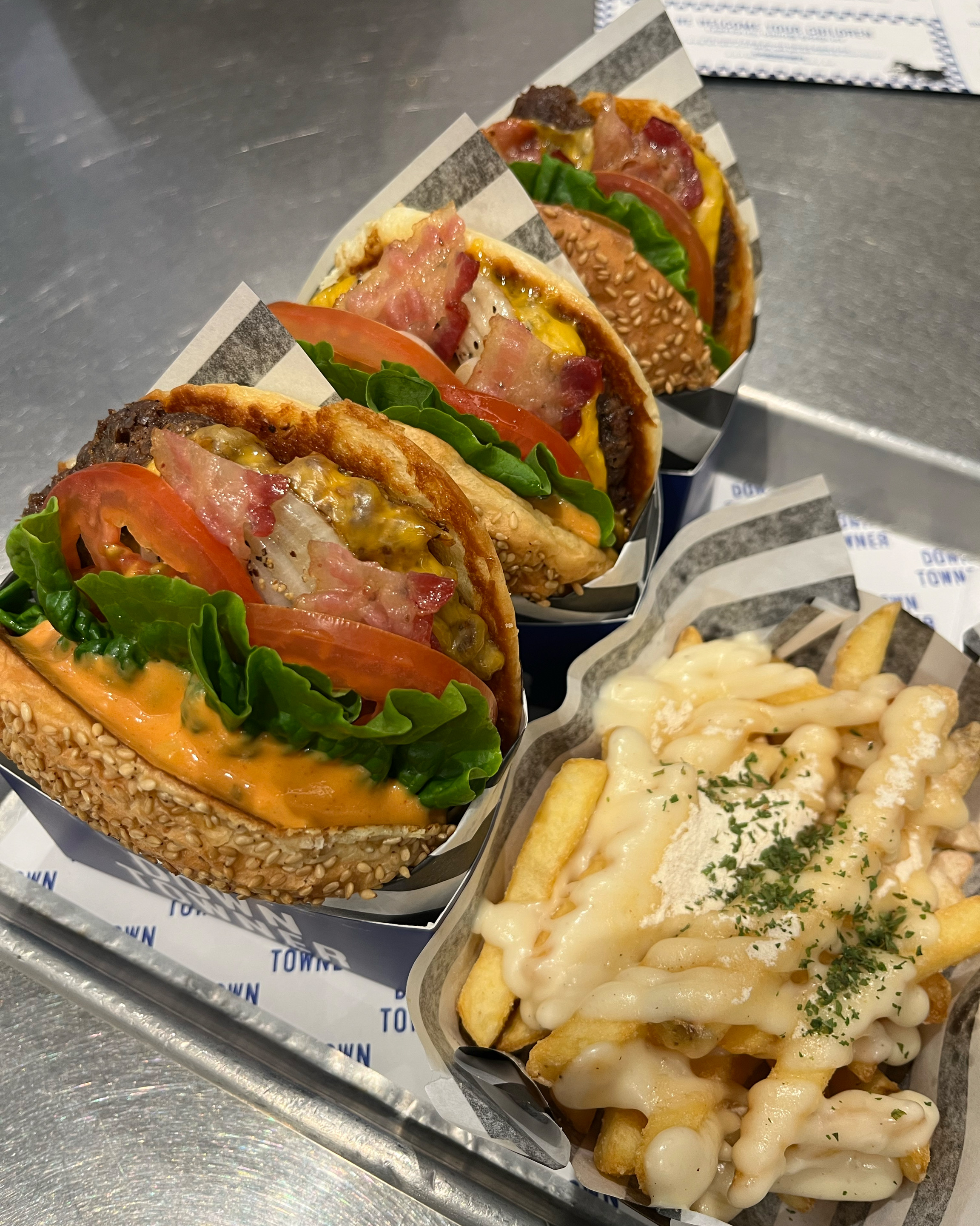 햄버거 맛있어요~~ 패티가 맛있네요 - 대전 맛집 다운타우너 갤러리아 타임월드