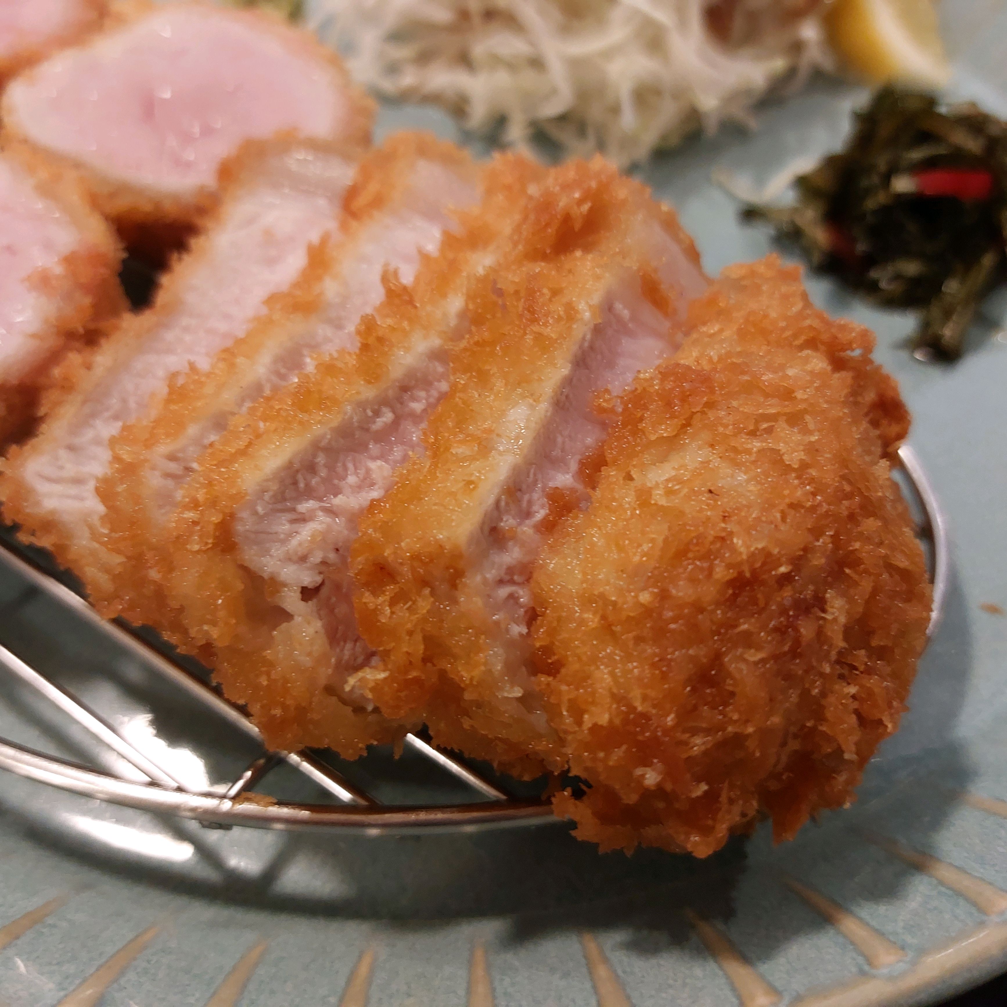 부평구청 맛집답게 주말 점심시간에 가니 웨이팅이 있었어요. 그래도 회전율이 빨라서 조금 기