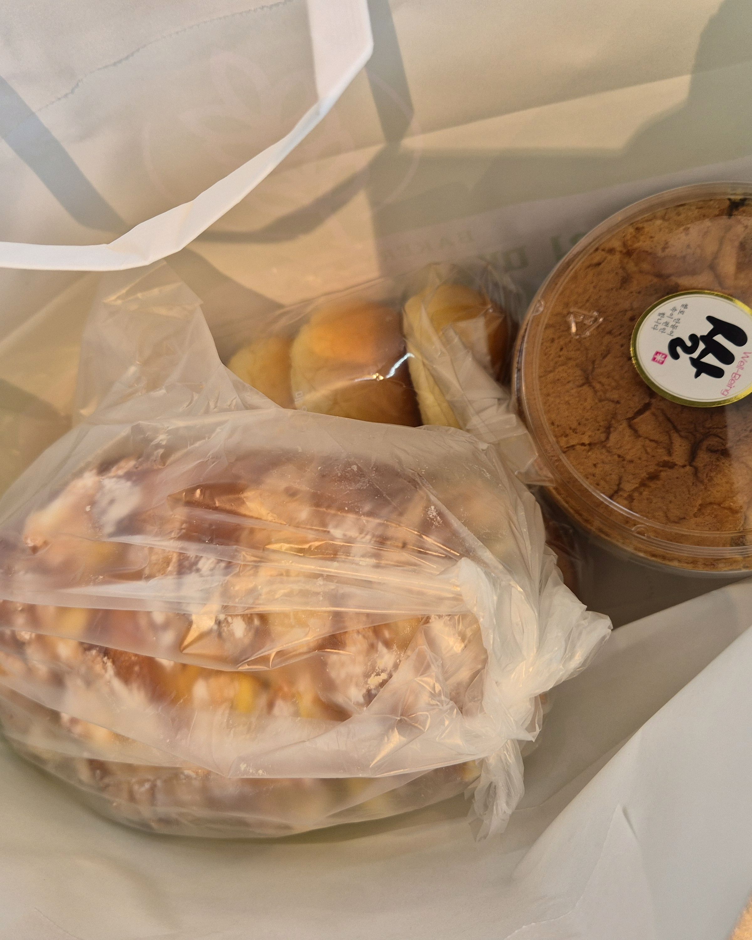 아이들 빵과 어른들 먹을 빵 고르려 방문했는데 쌀로만든 빵이 있어서 다행이었어요! 저번에도