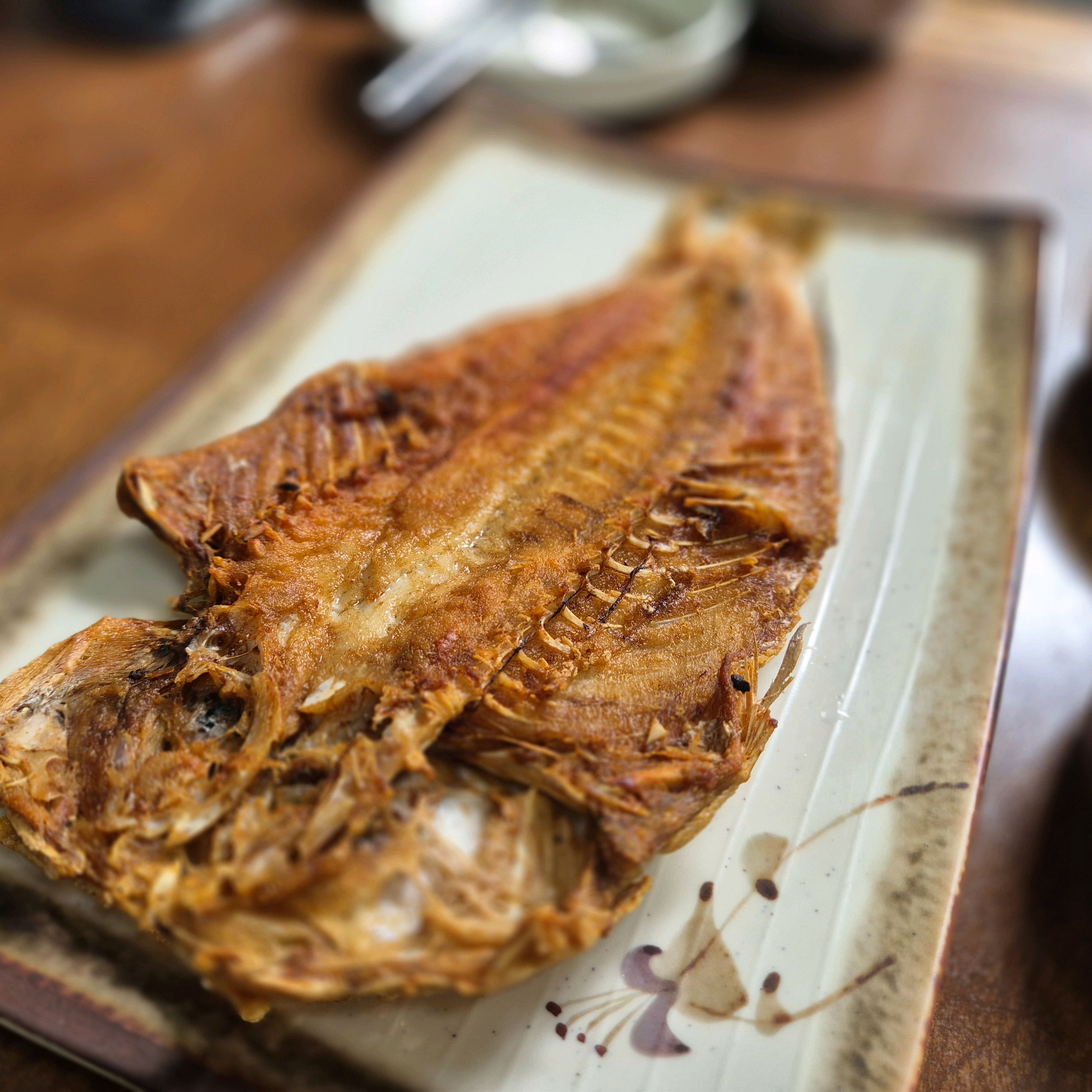 야들야들 하니 양념도 막 과하지 않고 밥비벼 먹으면 정말 최고 였어요👍🏻👍🏻❤️❤️ - 제주 맛집 소금바치 순이네
