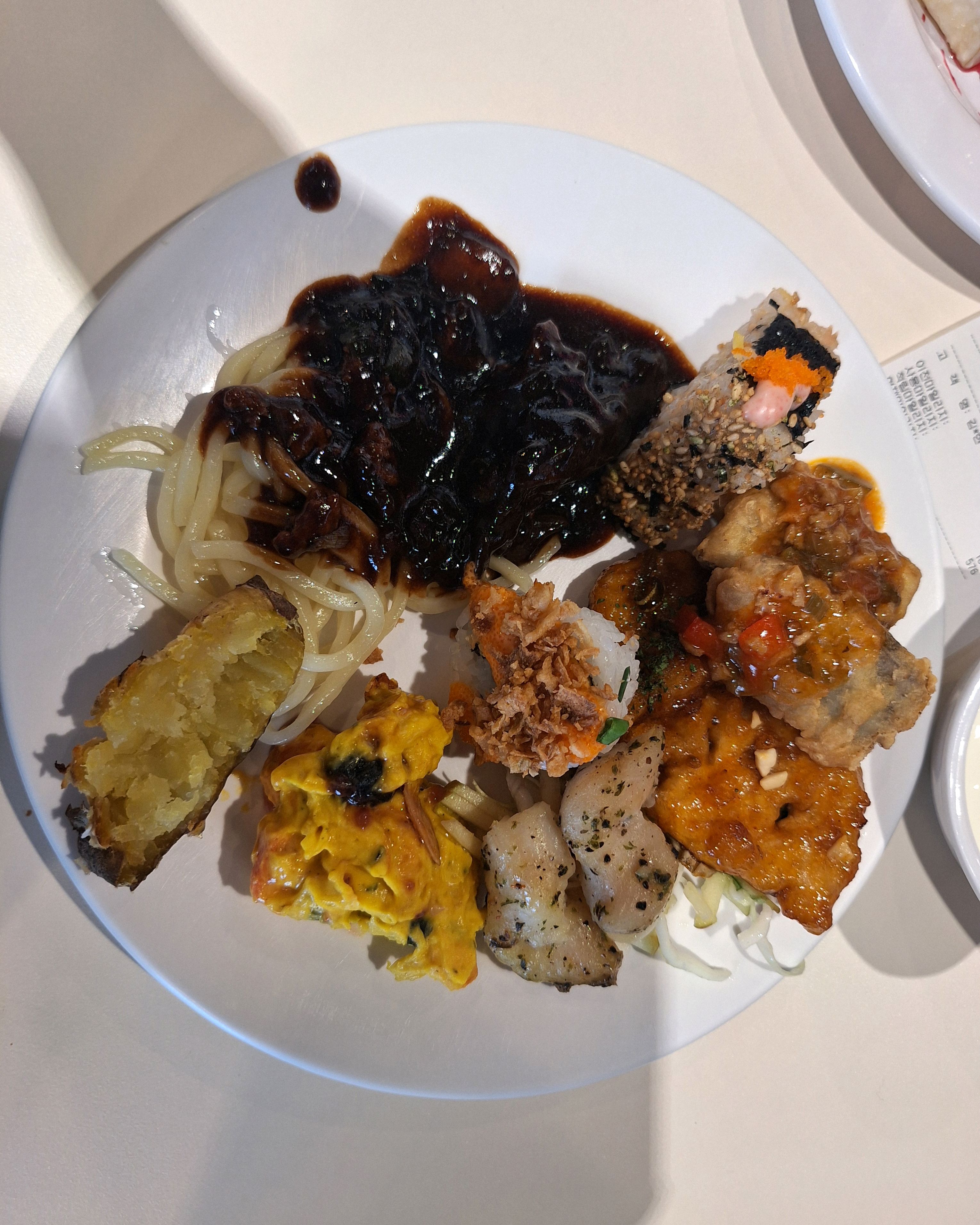 음식 간이 좀 쎈편이긴 하지만, 다양한 음식을 골라먹을수 있다는 점에서 만족합니다. - 산본 맛집 애슐리퀸즈 롯데피트인 산본점
