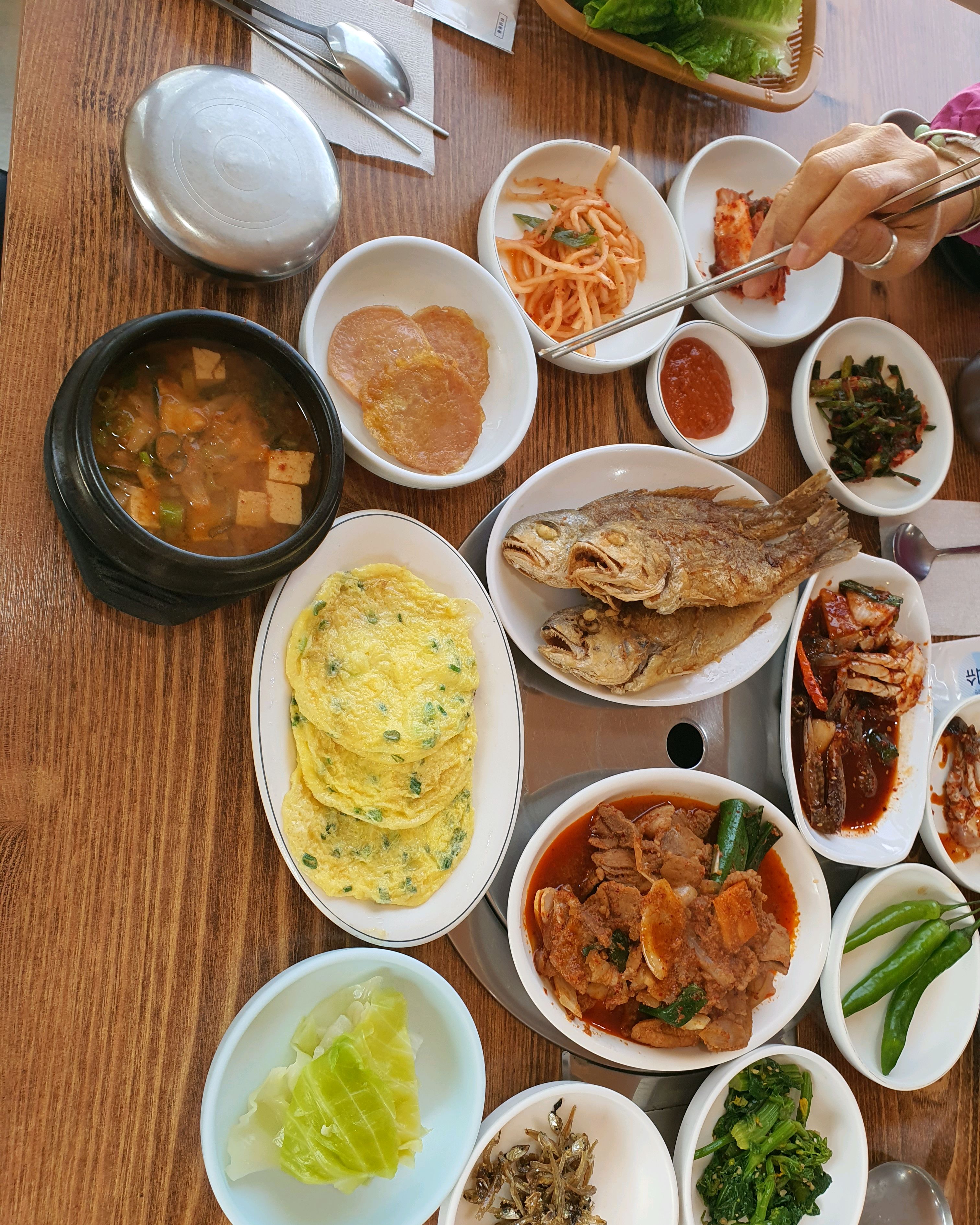 엄청 푸짐하고 가성비가 좋고 맛있어요~~ - 제주 맛집 고은물식당 제주산방산점