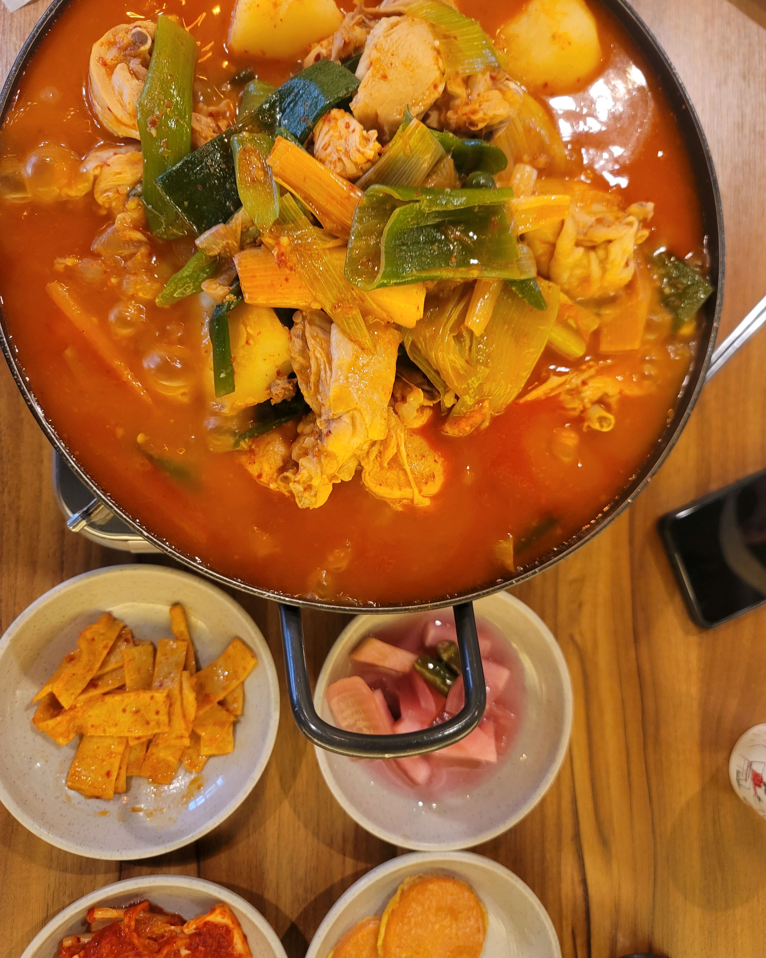 매장이 청결하고 닭도리탕 찐 맛집 인정 - 불당동 맛집 풍년닭도리탕 천안점