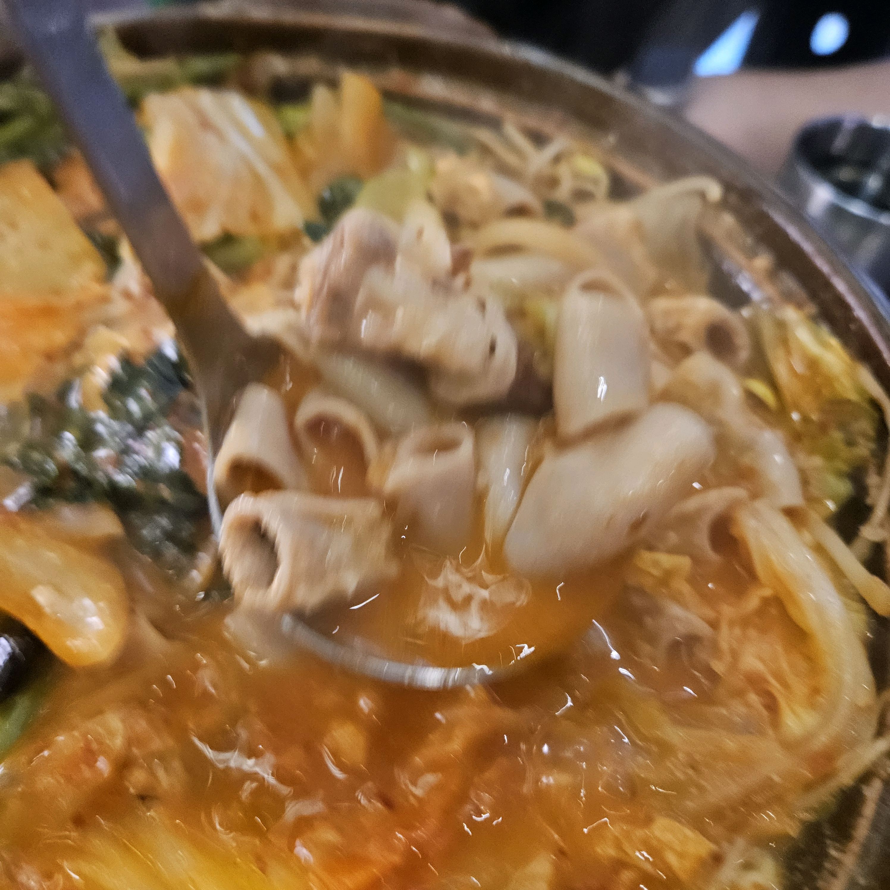 압구정에 술한잔 하려고 찾아봤더니 여기 아따 압구정점 추천드려요 맛있는 곱창전골 한상에 주