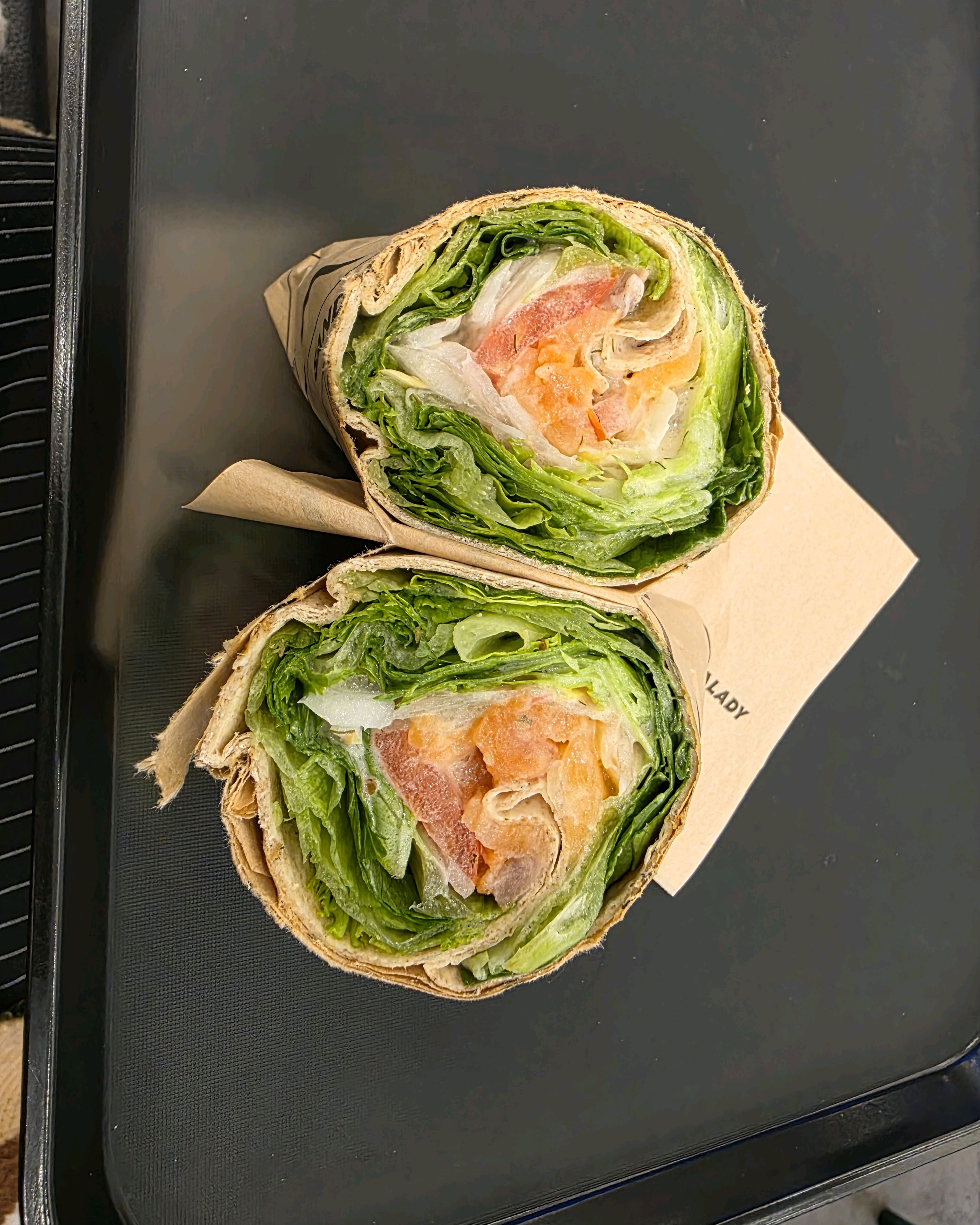 랩 중에서 가장 비싼 연어랩 도전!! 후회시키지 않는 맛!!! - 불당동 맛집 샐러디 천안불당점