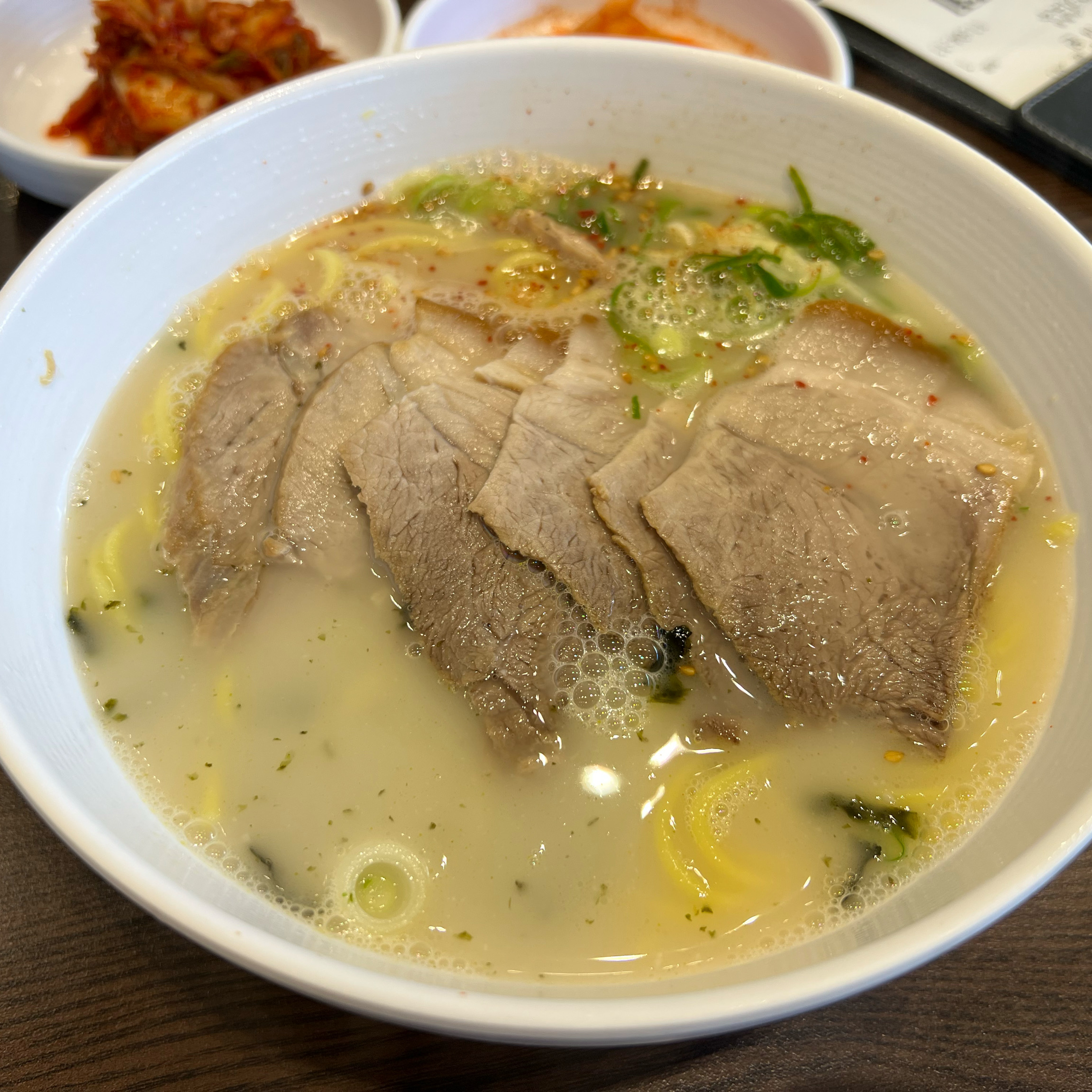 한달에 한번씩 옵니다 - 제주 맛집 자매국수