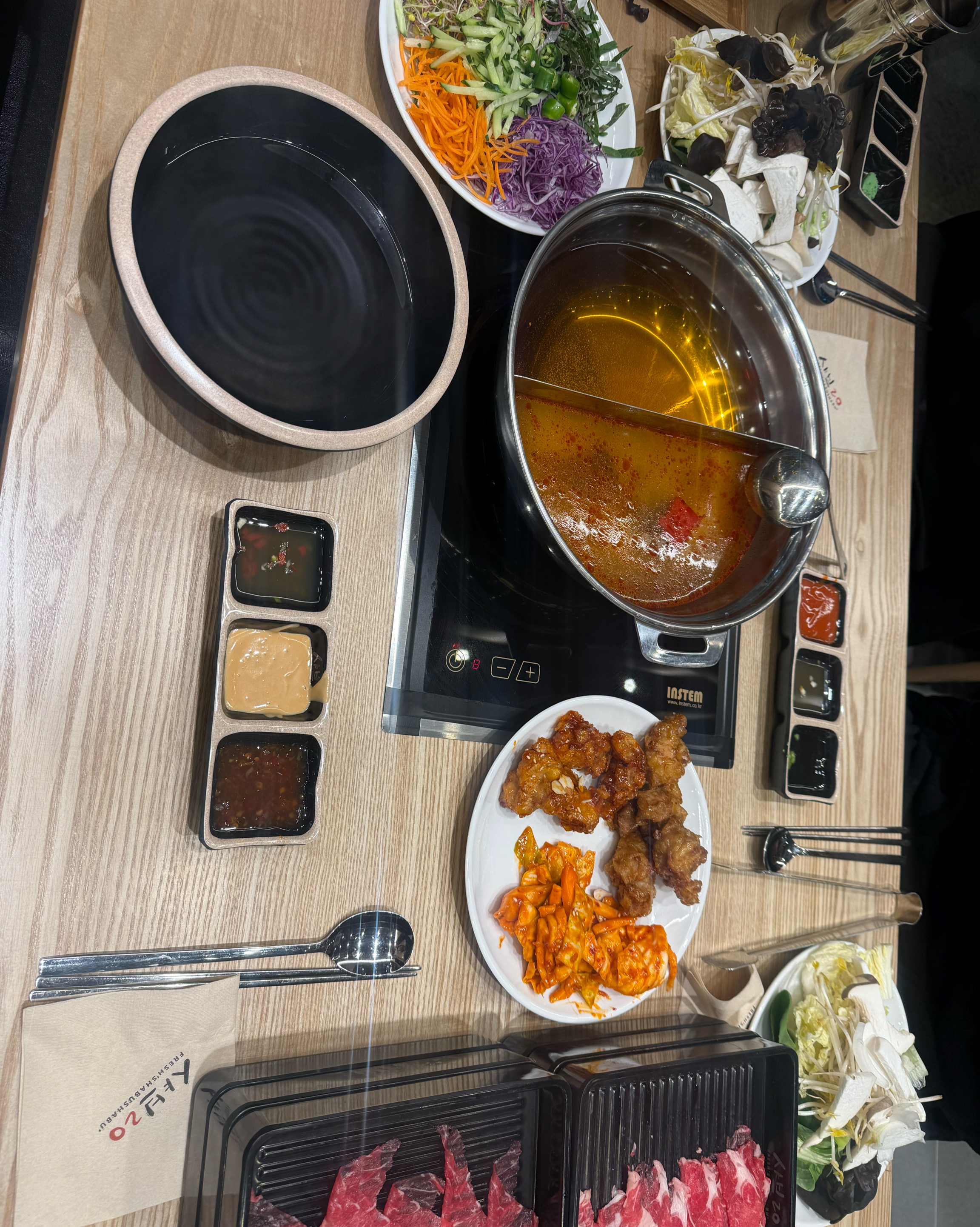 세명에서 갔는데 너무 종류가 다양해서 사진이 다 안담기네요~ 특히 운동하시는분들은 무조건.