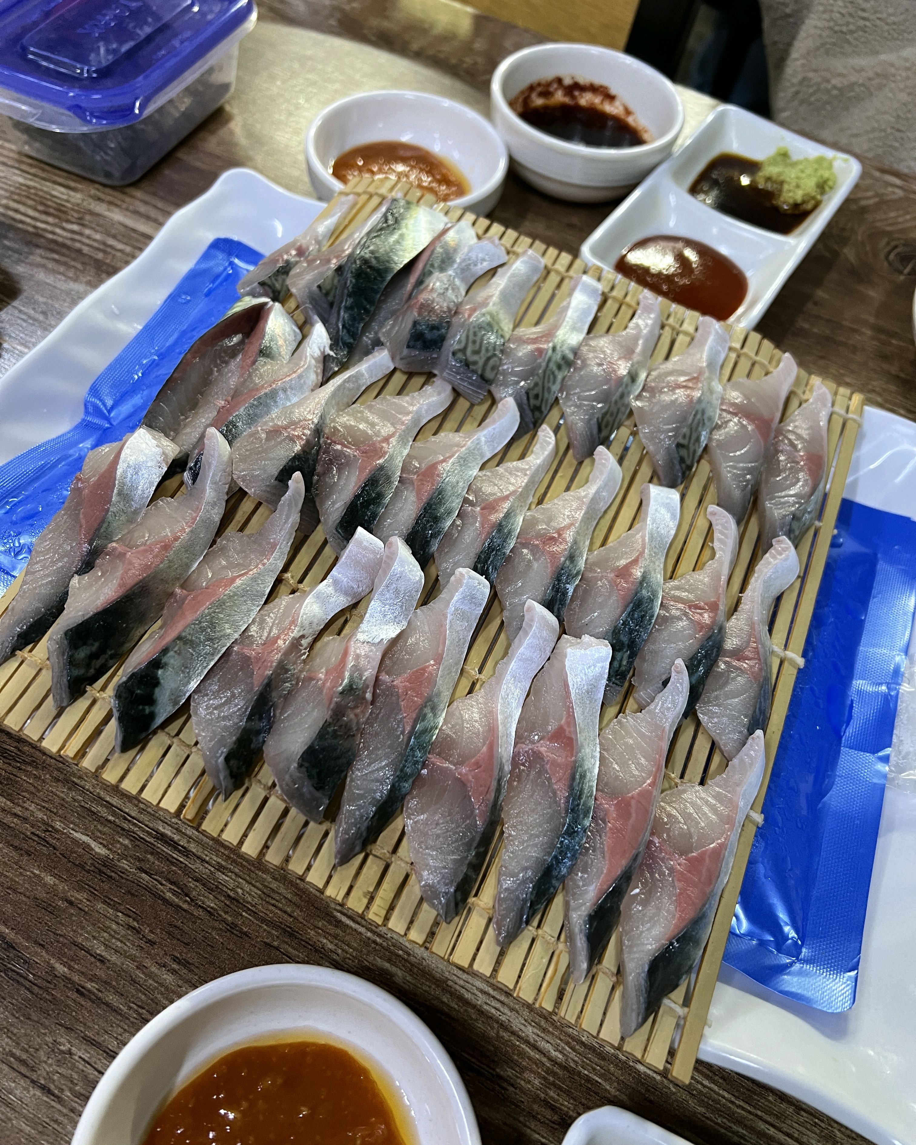 숙소 근처에 생고등어회 맛집인 원담이 있어 방문하였습니다. - 제주 맛집 원담 제주본점