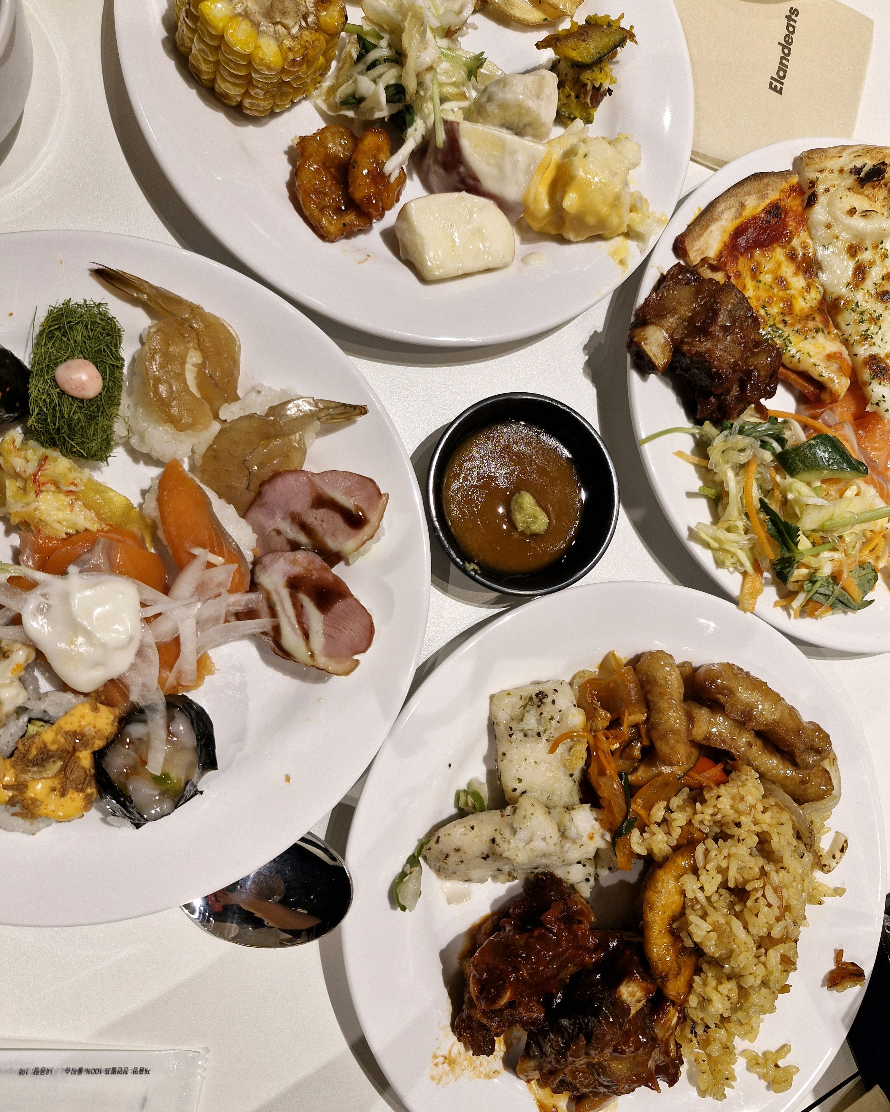 이번에도 맛있게 먹었어요. 근데.. 이번에 스시쪽이 좀... 종류가 줄어든듯하여 아쉽네요 - 신풍역 맛집 애슐리퀸즈 신풍점