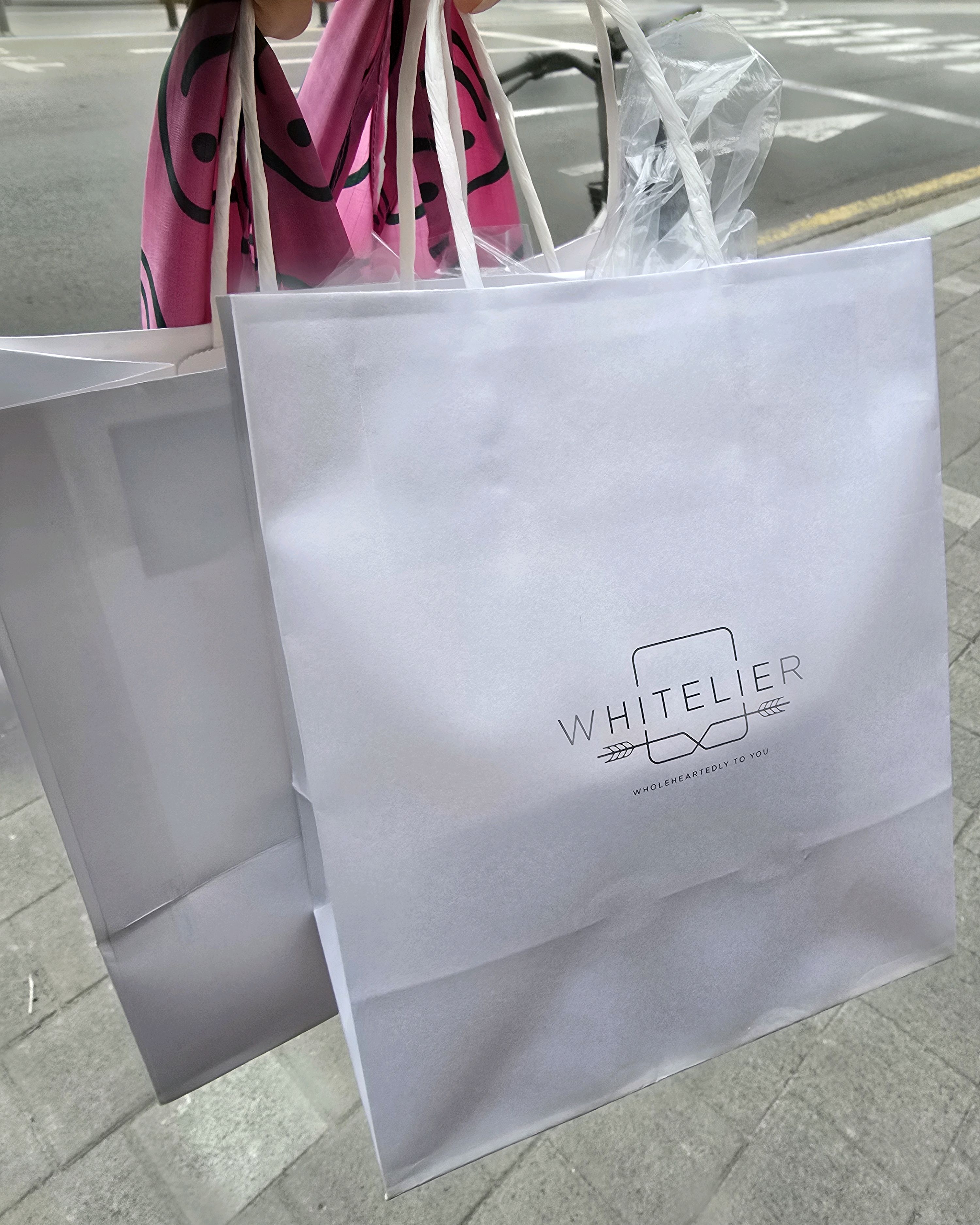 선물용까지 두개 구매했습니다. - 포항 이동 맛집 화이트리에 포항 대이점