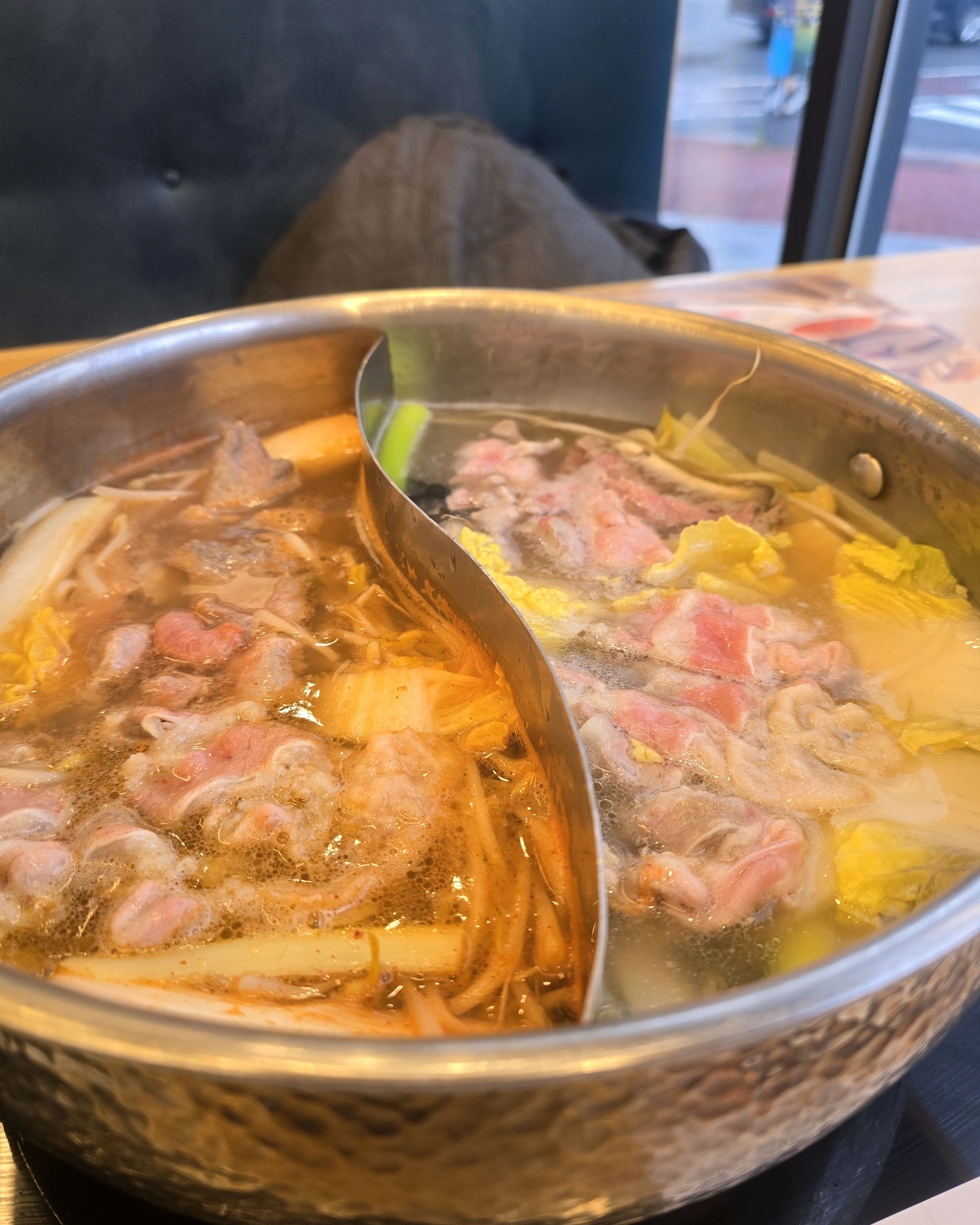 샐러드바가 너무 다양하고 먹고싶은게 많습니다. - 군산 수송동 맛집 샤브올데이 군산점